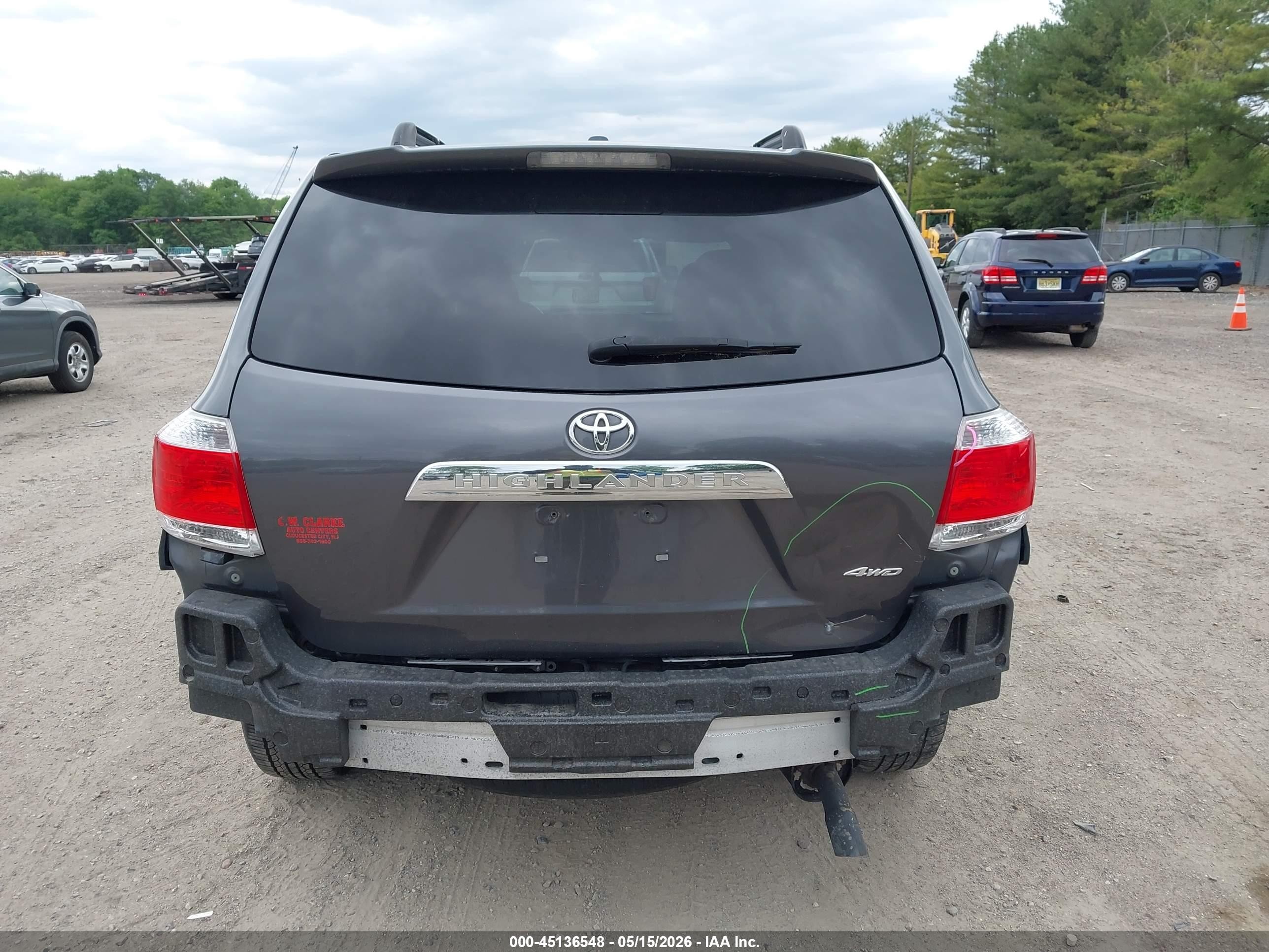 2011 Toyota Highlander Base V6 Gray vin: 5TDBK3EH8BS052074