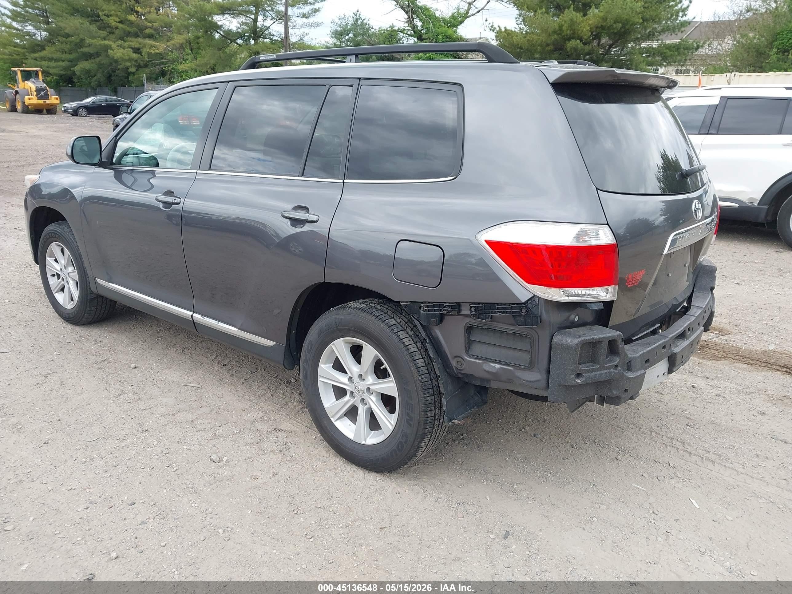 2011 Toyota Highlander Base V6 Gray vin: 5TDBK3EH8BS052074
