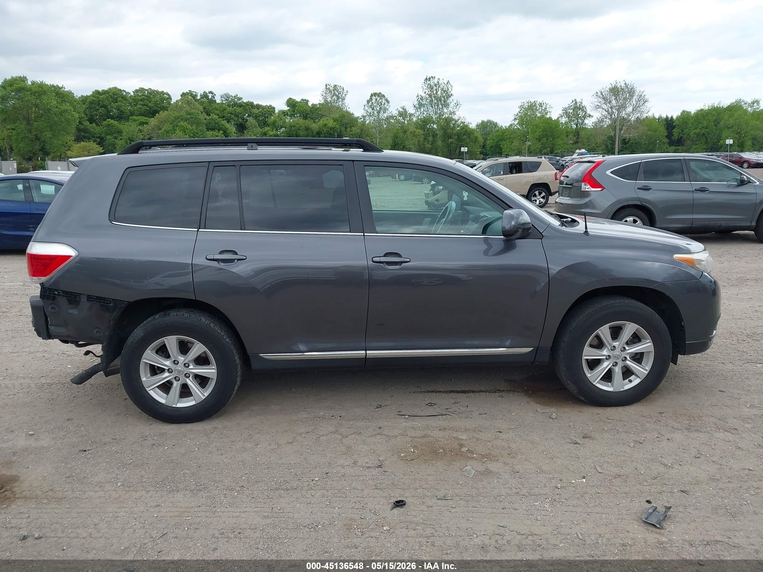 2011 Toyota Highlander Base V6 Gray vin: 5TDBK3EH8BS052074