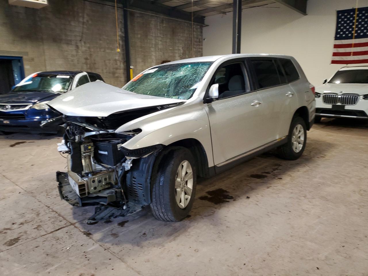2011 Toyota Highlander Base Gray vin: 5TDBK3EH8BS053886
