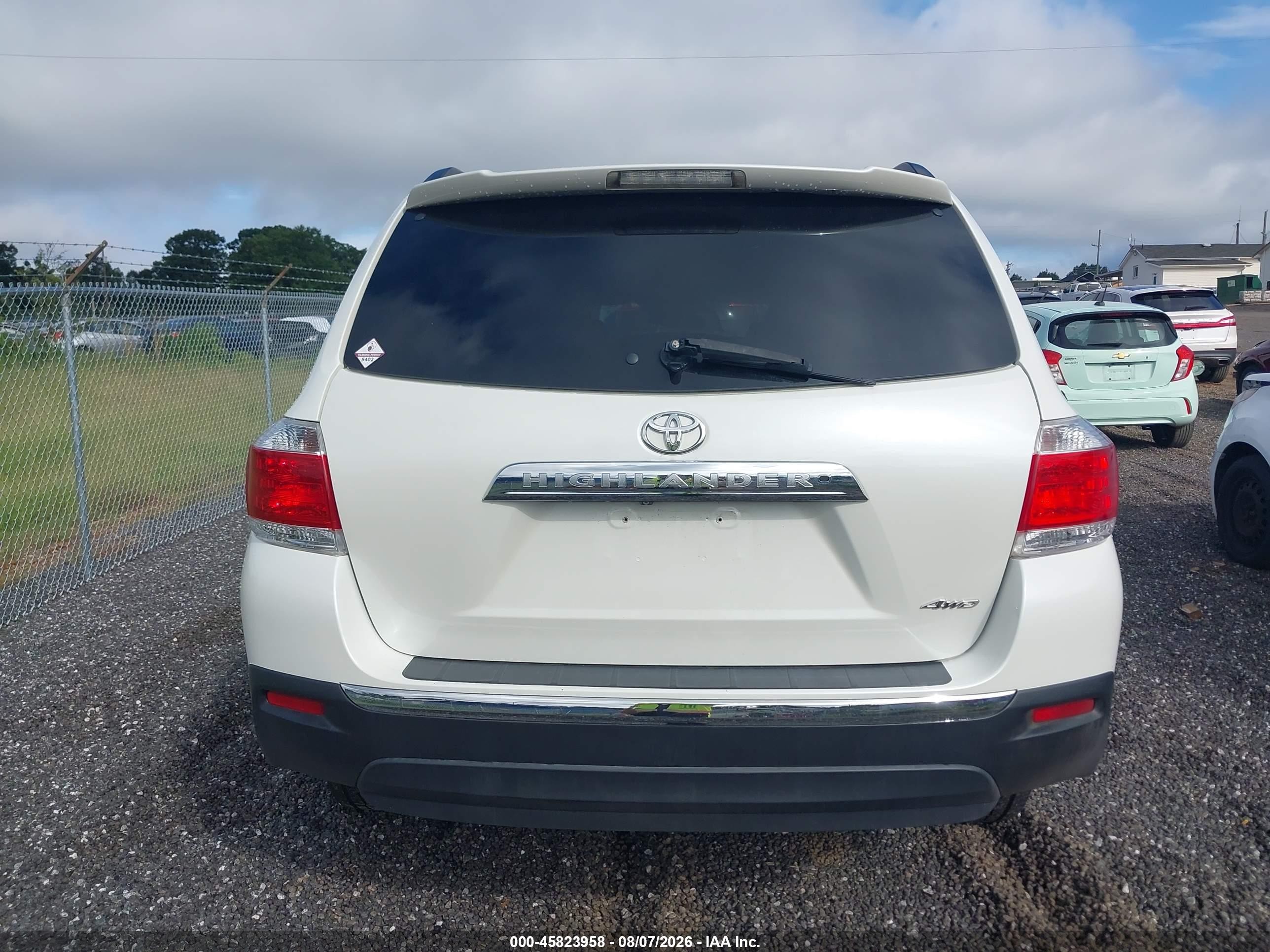 2011 Toyota Highlander Se V6 White vin: 5TDBK3EH8BS067948