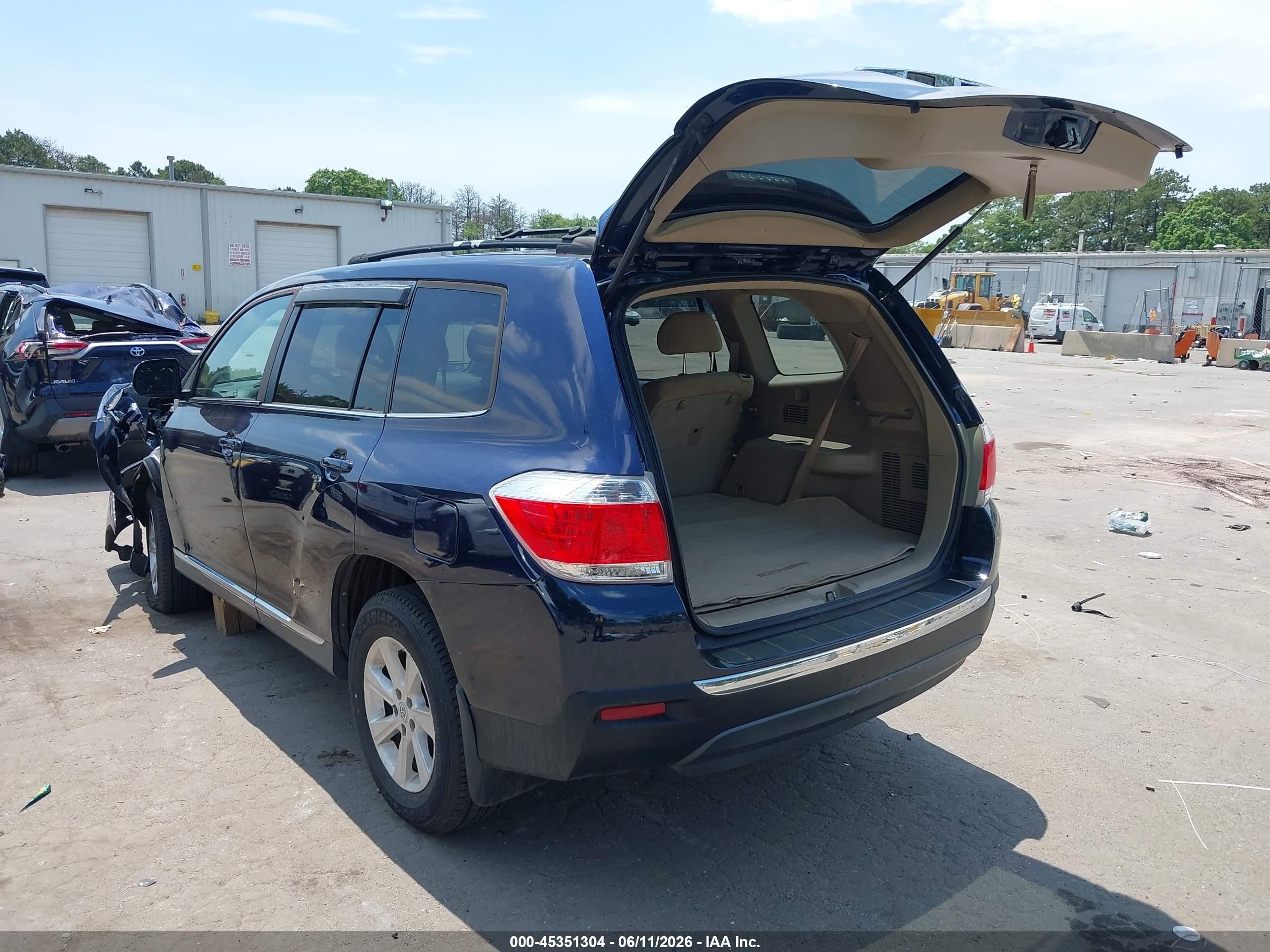 2011 Toyota Highlander Base V6 Dark Blue vin: 5TDBK3EH8BS077847