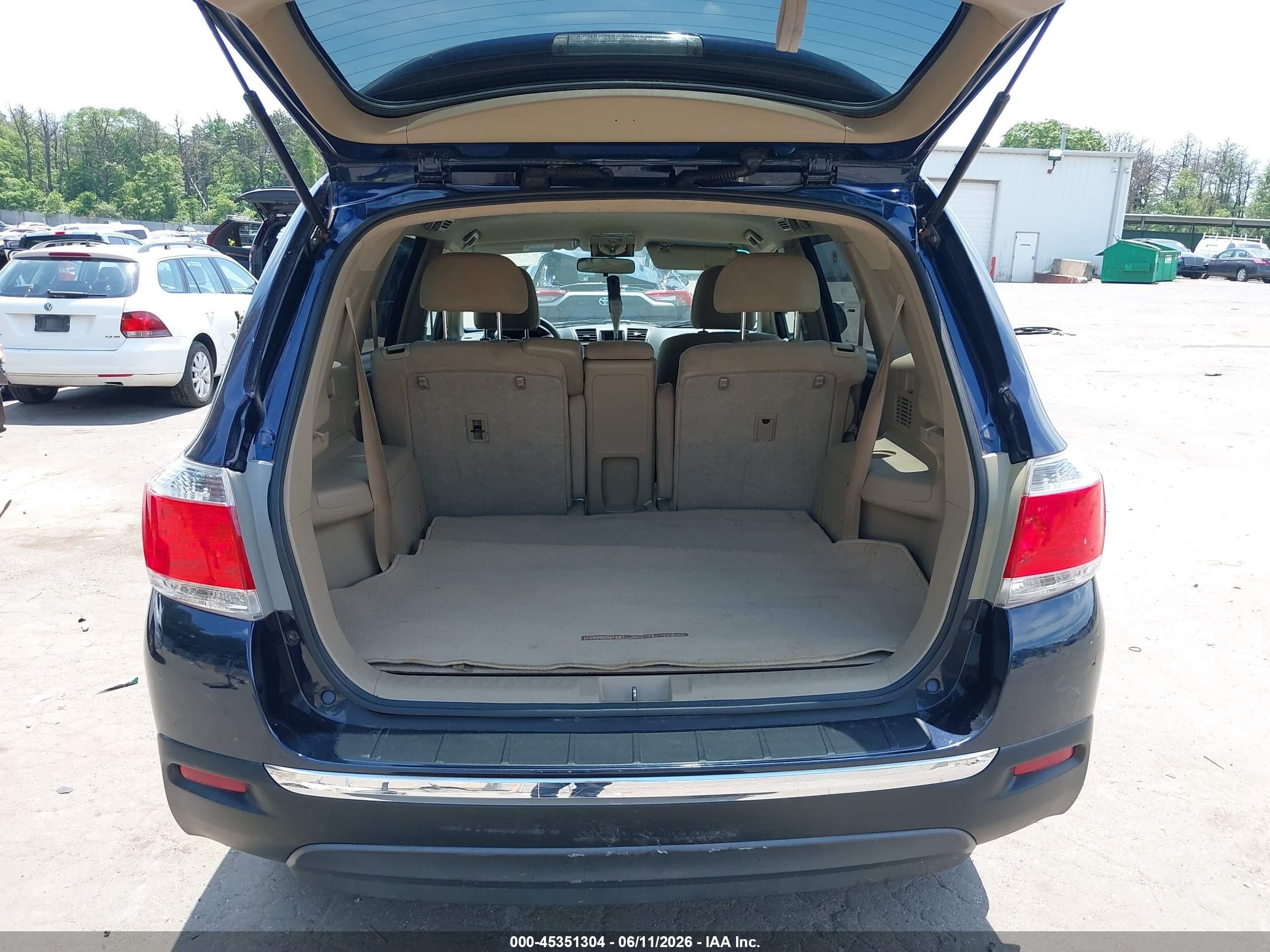 2011 Toyota Highlander Base V6 Dark Blue vin: 5TDBK3EH8BS077847