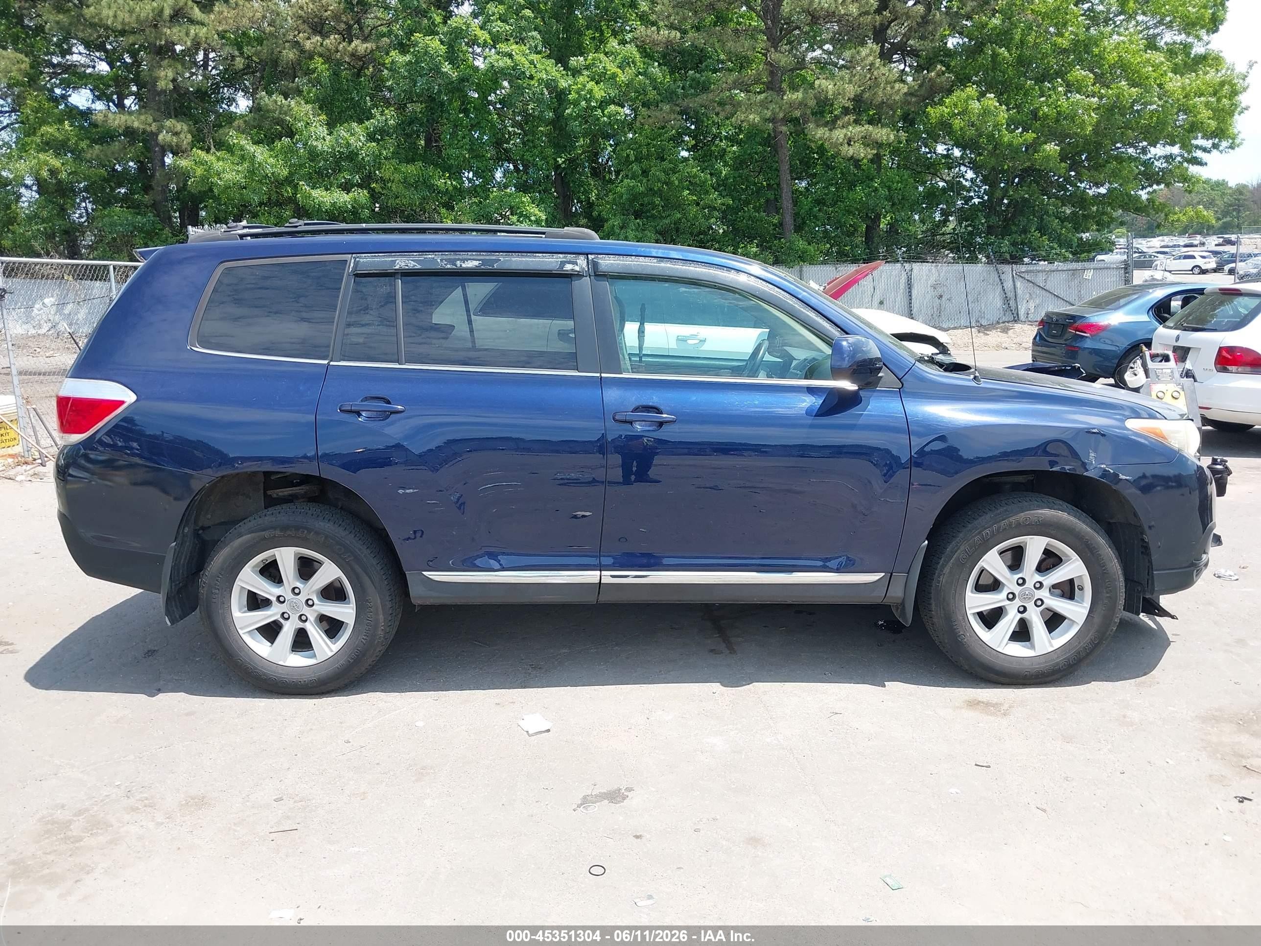2011 Toyota Highlander Base V6 Dark Blue vin: 5TDBK3EH8BS077847