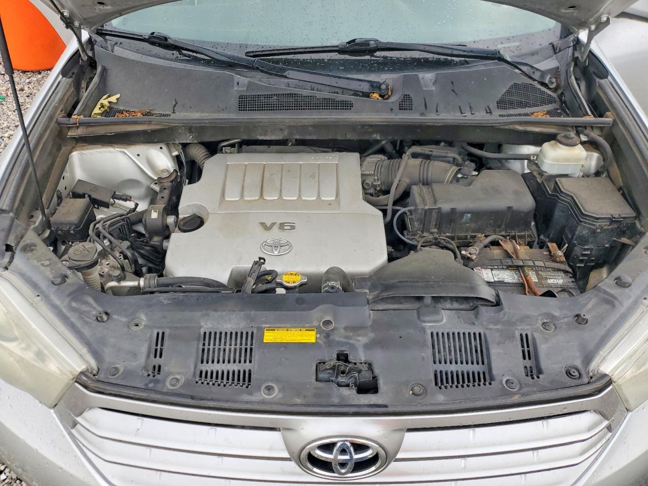 2011 Toyota Highlander Base Серебряный vin: 5TDBK3EH8BS079775