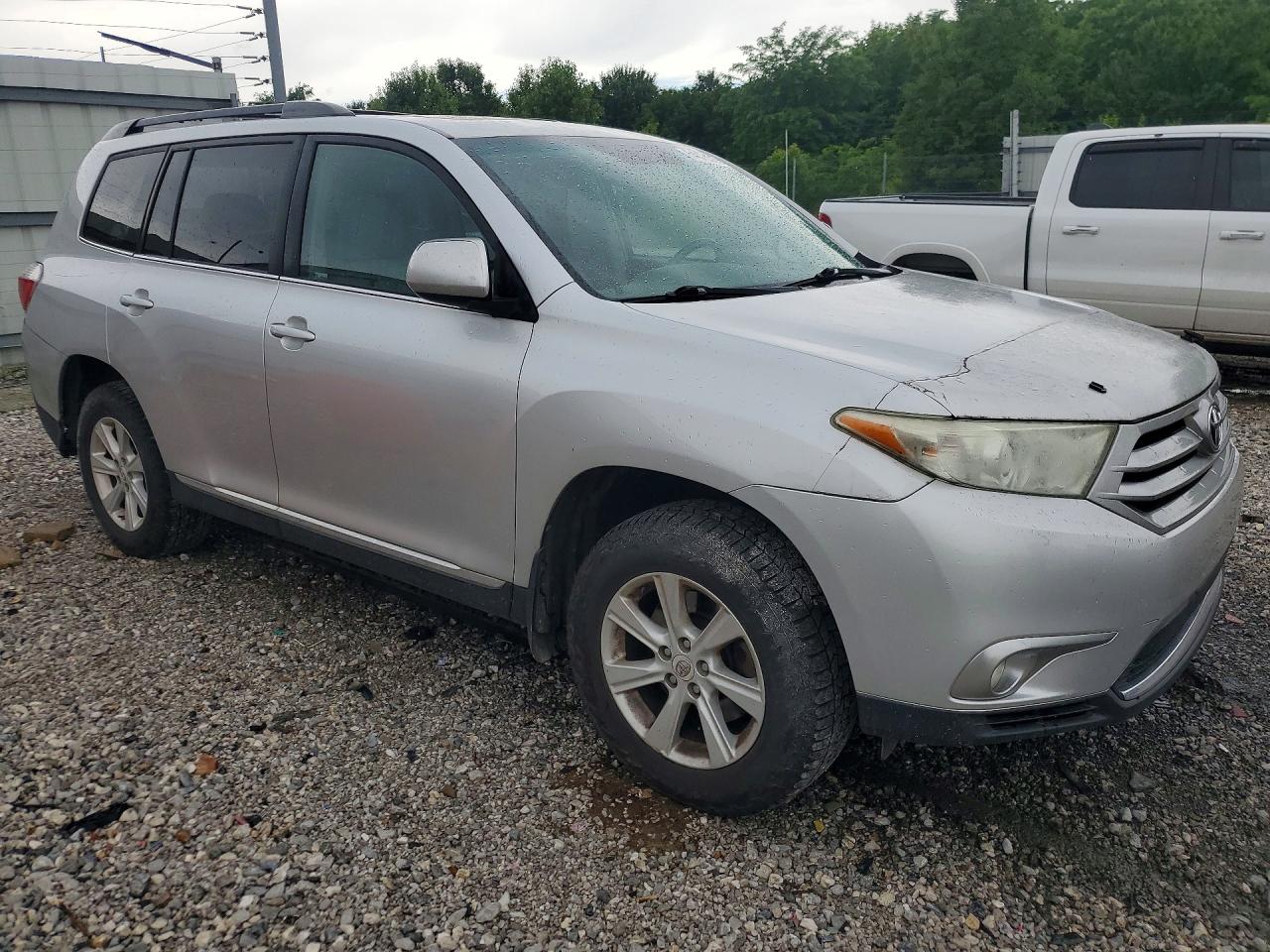 2011 Toyota Highlander Base Серебряный vin: 5TDBK3EH8BS079775