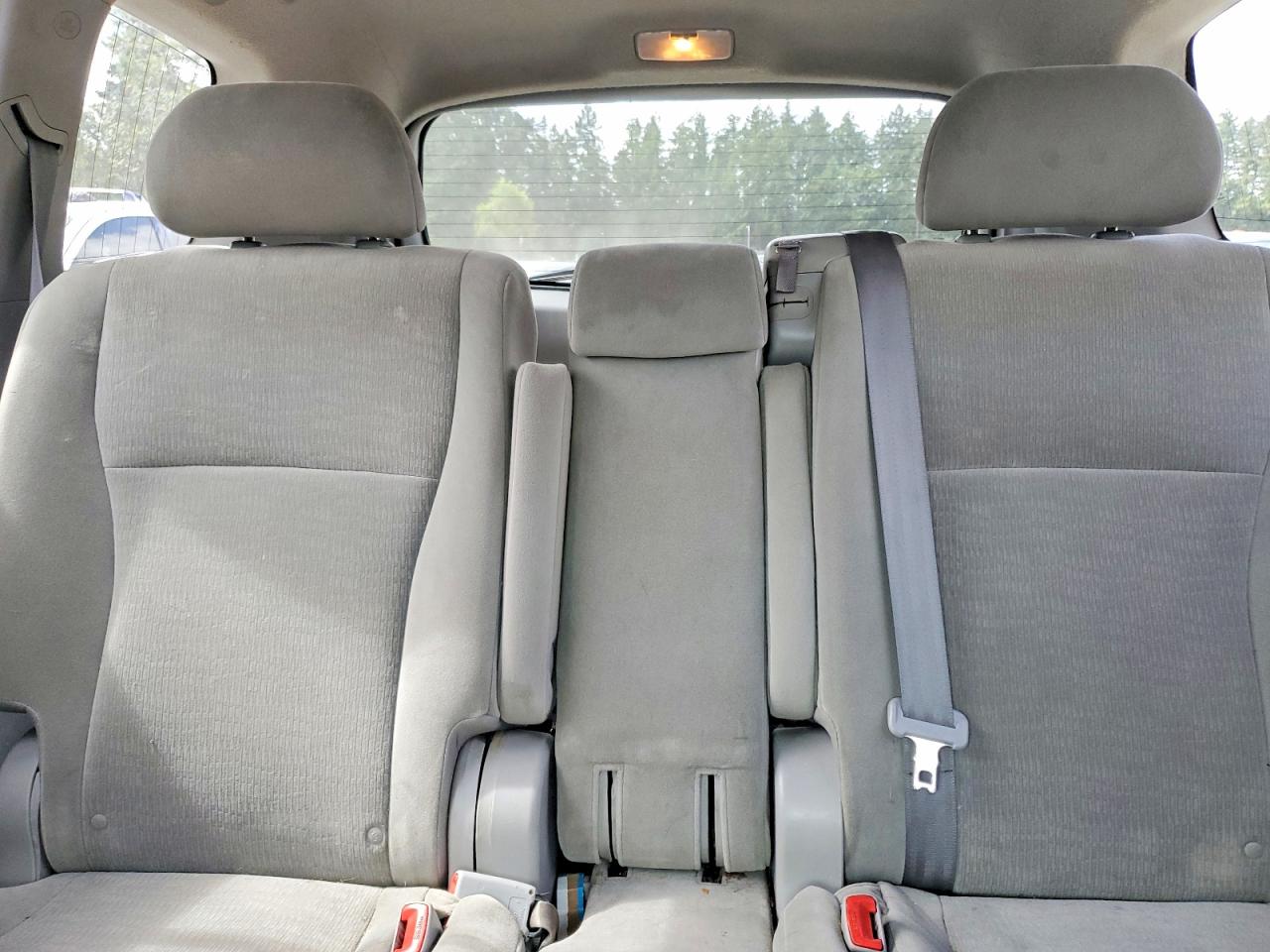 2011 Toyota Highlander Base Gray vin: 5TDBK3EH8BS082224