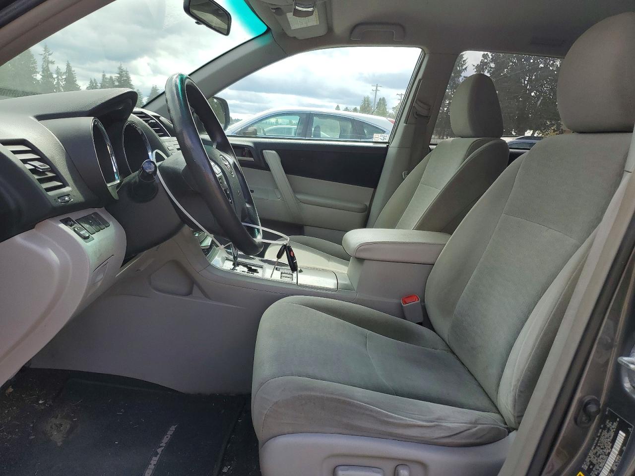 2011 Toyota Highlander Base Gray vin: 5TDBK3EH8BS082224