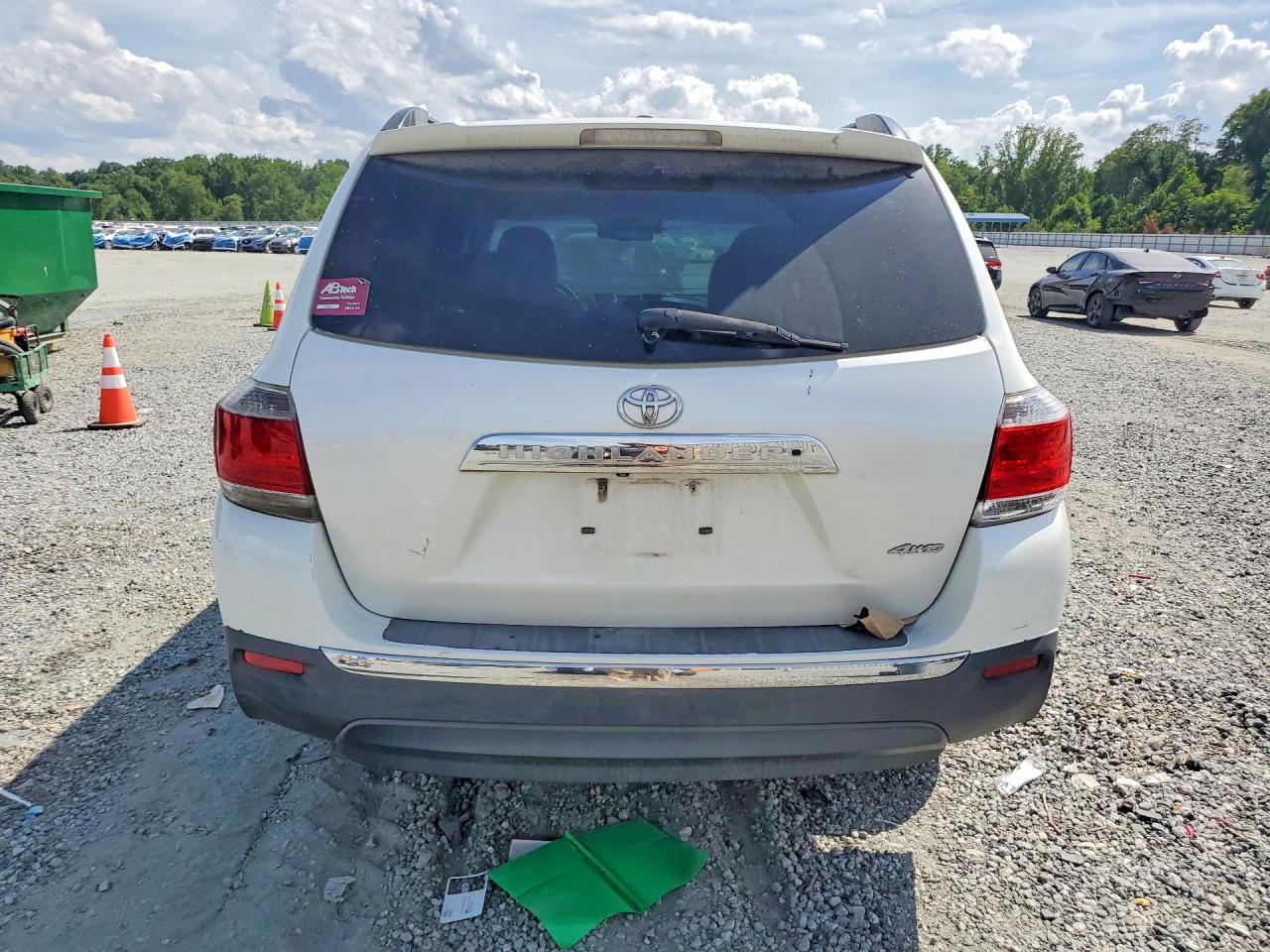 2012 Toyota Highlander Se White vin: 5TDBK3EH8CS117622