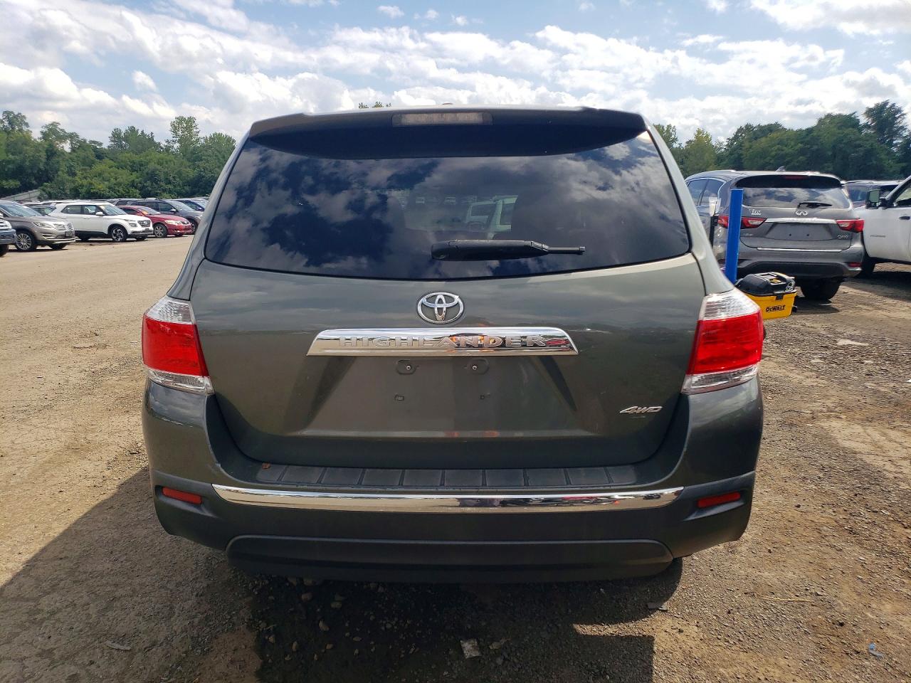 2012 Toyota Highlander Base Charcoal vin: 5TDBK3EH8CS144142