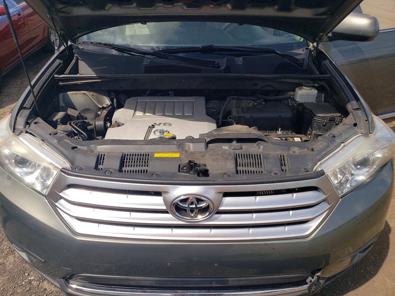 2012 Toyota Highlander Base Charcoal vin: 5TDBK3EH8CS144142
