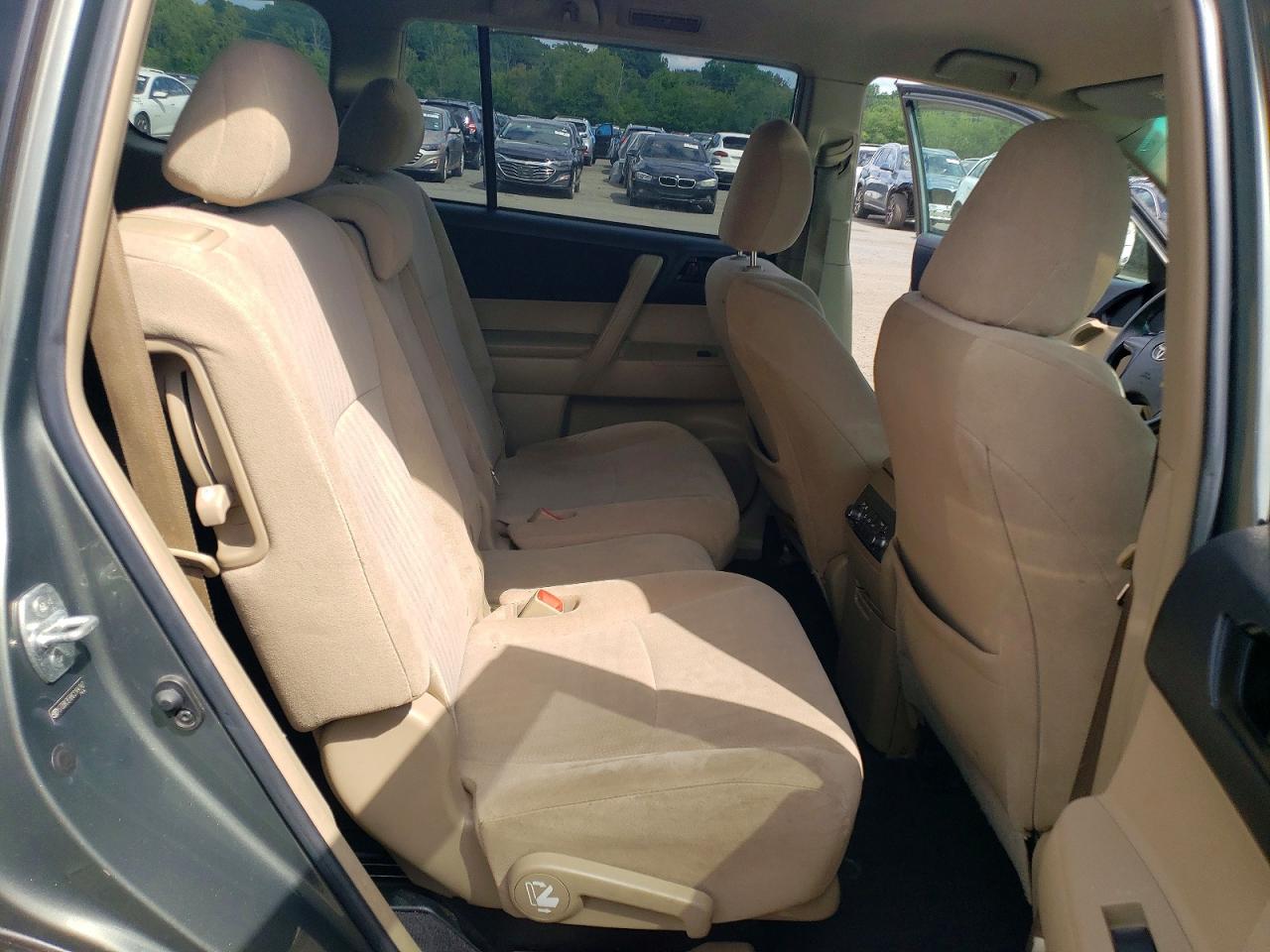 2012 Toyota Highlander Base Charcoal vin: 5TDBK3EH8CS144142