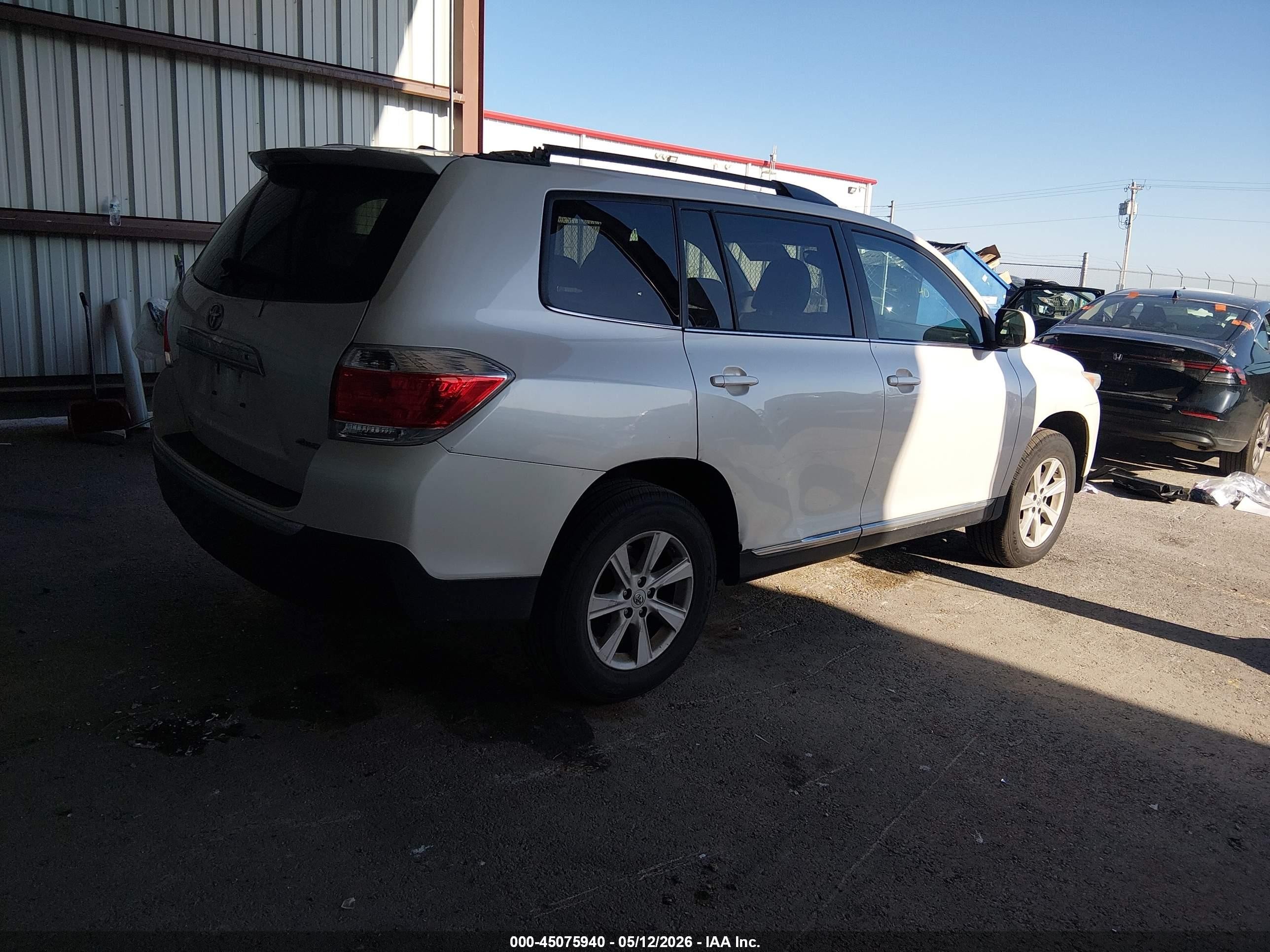 2012 Toyota Highlander Se V6 Белый vin: 5TDBK3EH8CS146859