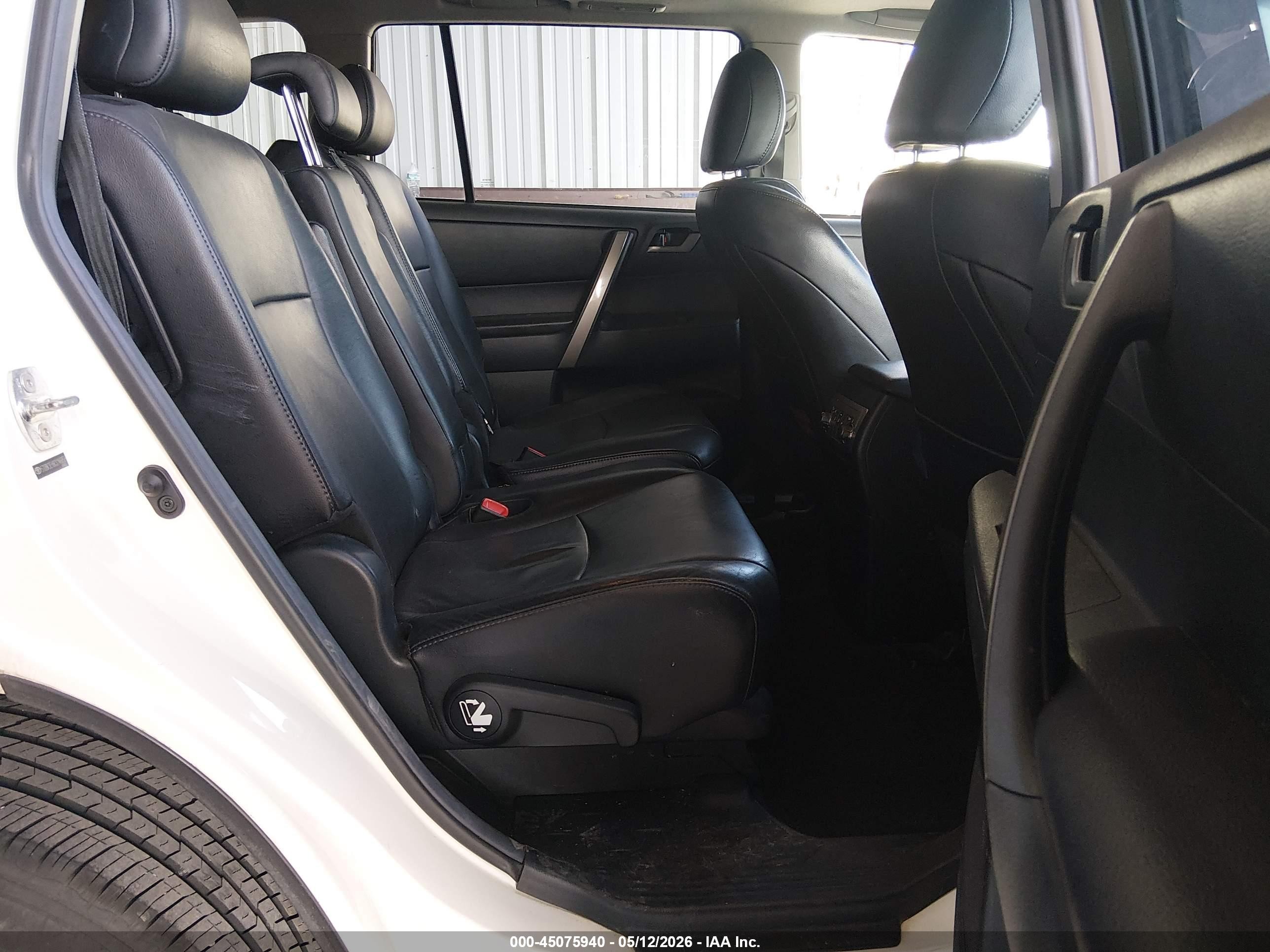 2012 Toyota Highlander Se V6 Белый vin: 5TDBK3EH8CS146859