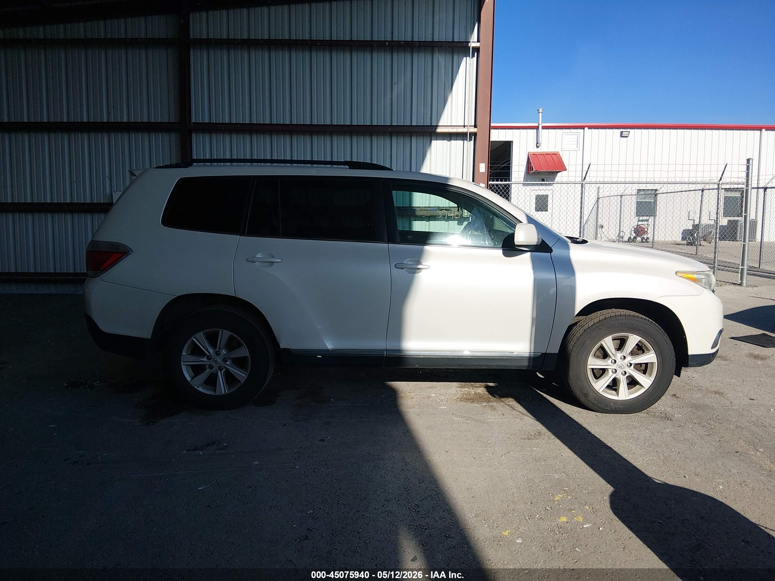 2012 Toyota Highlander Se V6 Белый vin: 5TDBK3EH8CS146859