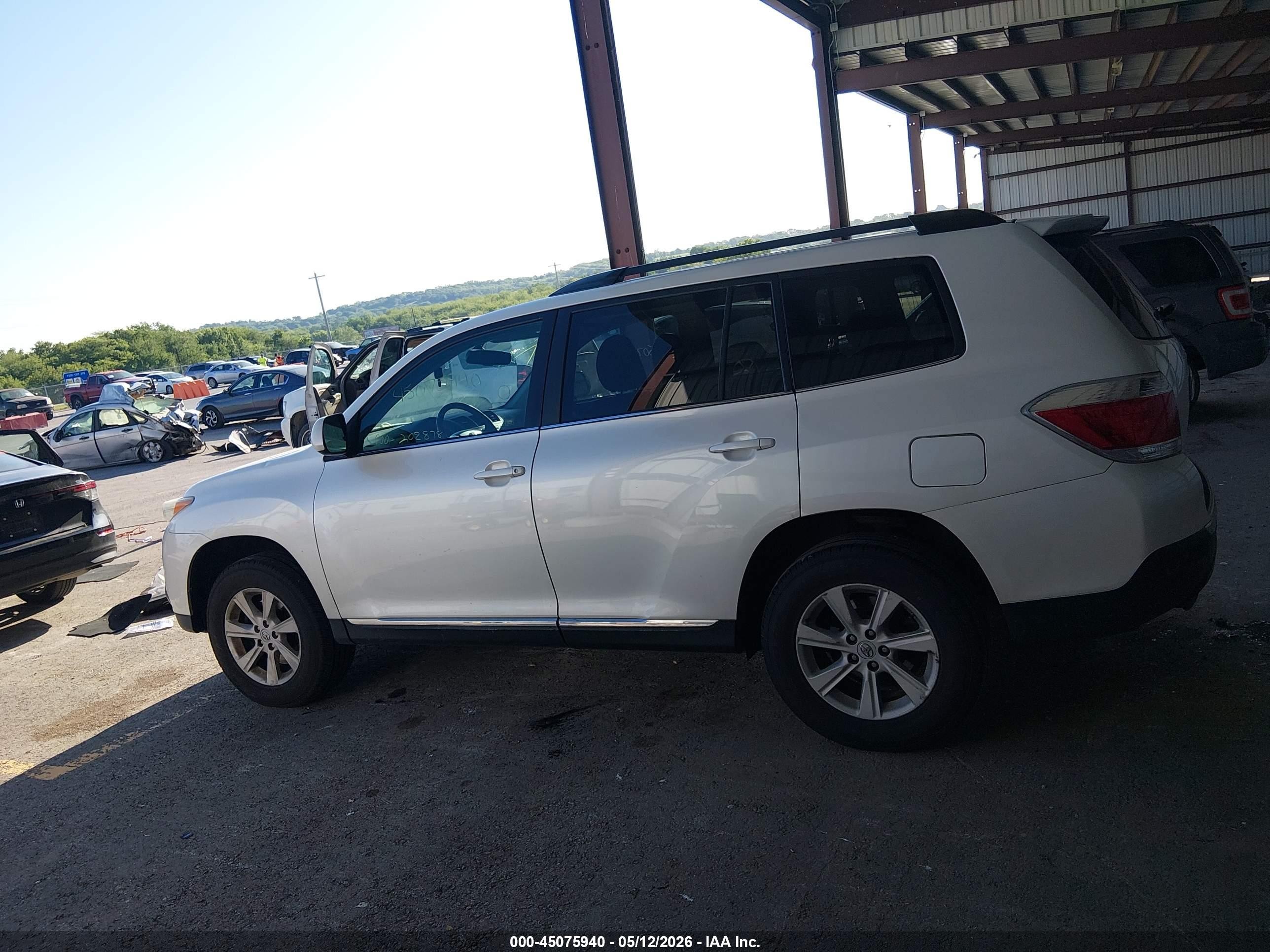 2012 Toyota Highlander Se V6 Белый vin: 5TDBK3EH8CS146859