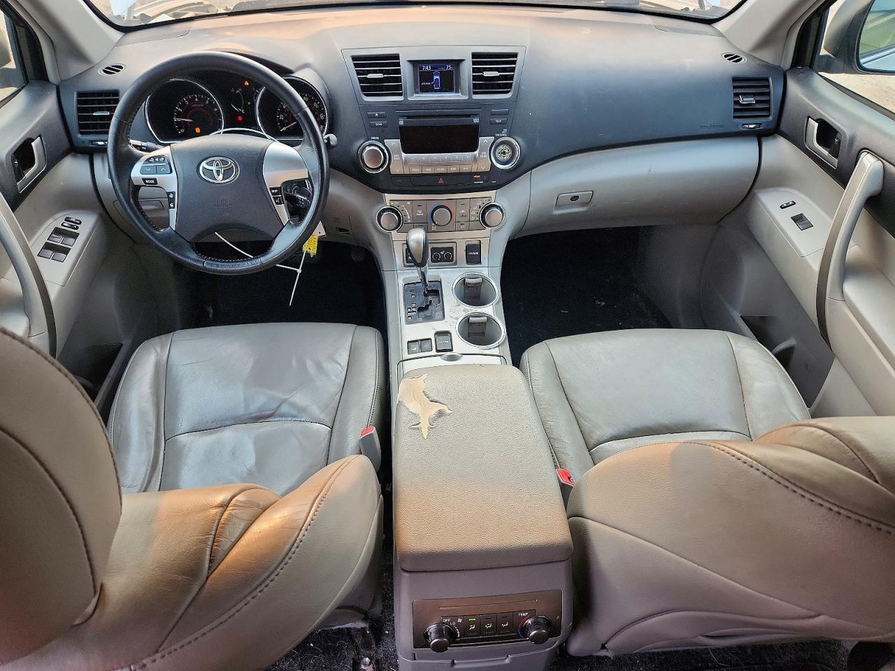 2012 Toyota Highlander Se Серебряный vin: 5TDBK3EH8CS156839
