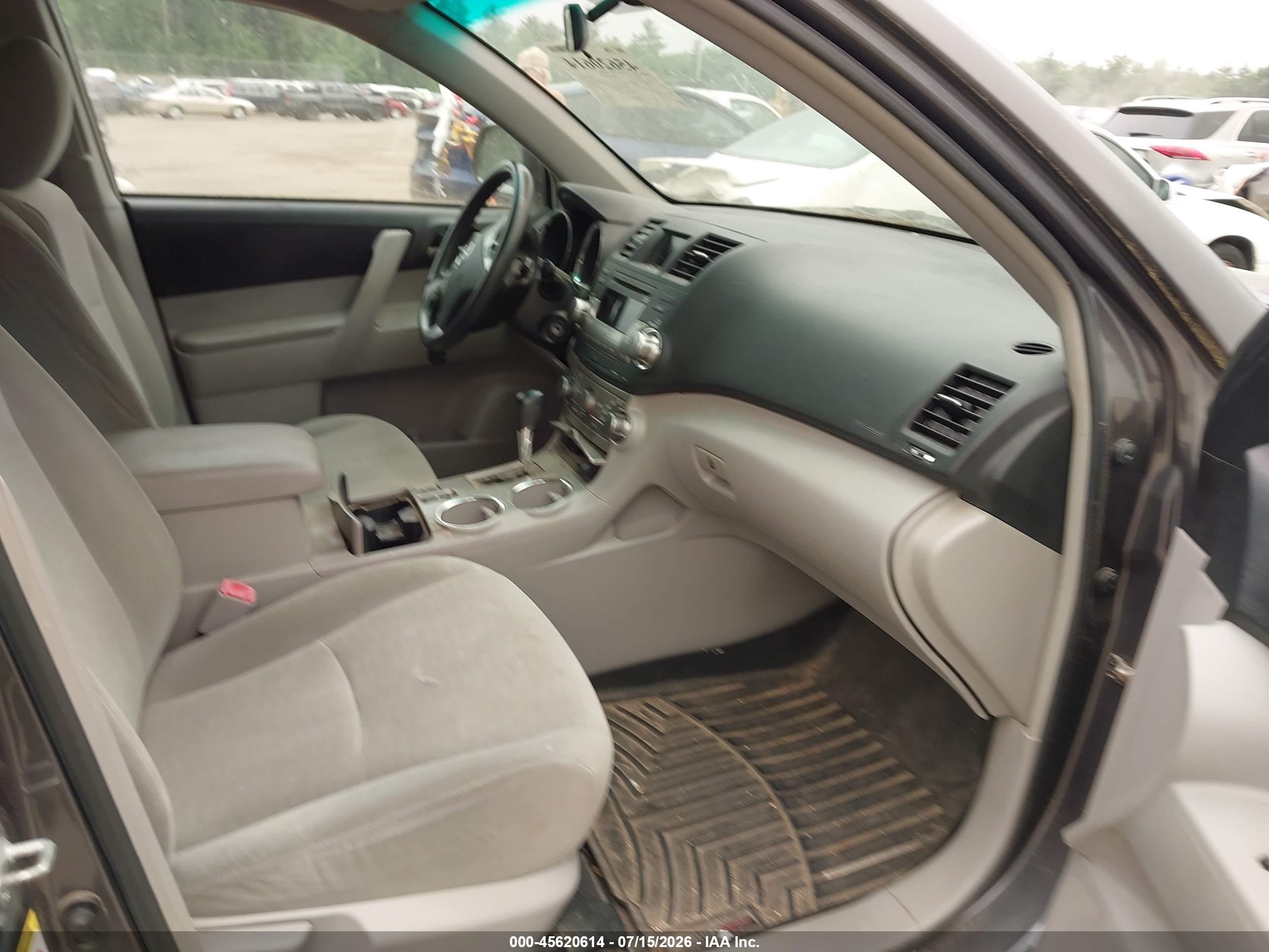 2012 Toyota Highlander Base V6 Gray vin: 5TDBK3EH8CS157229