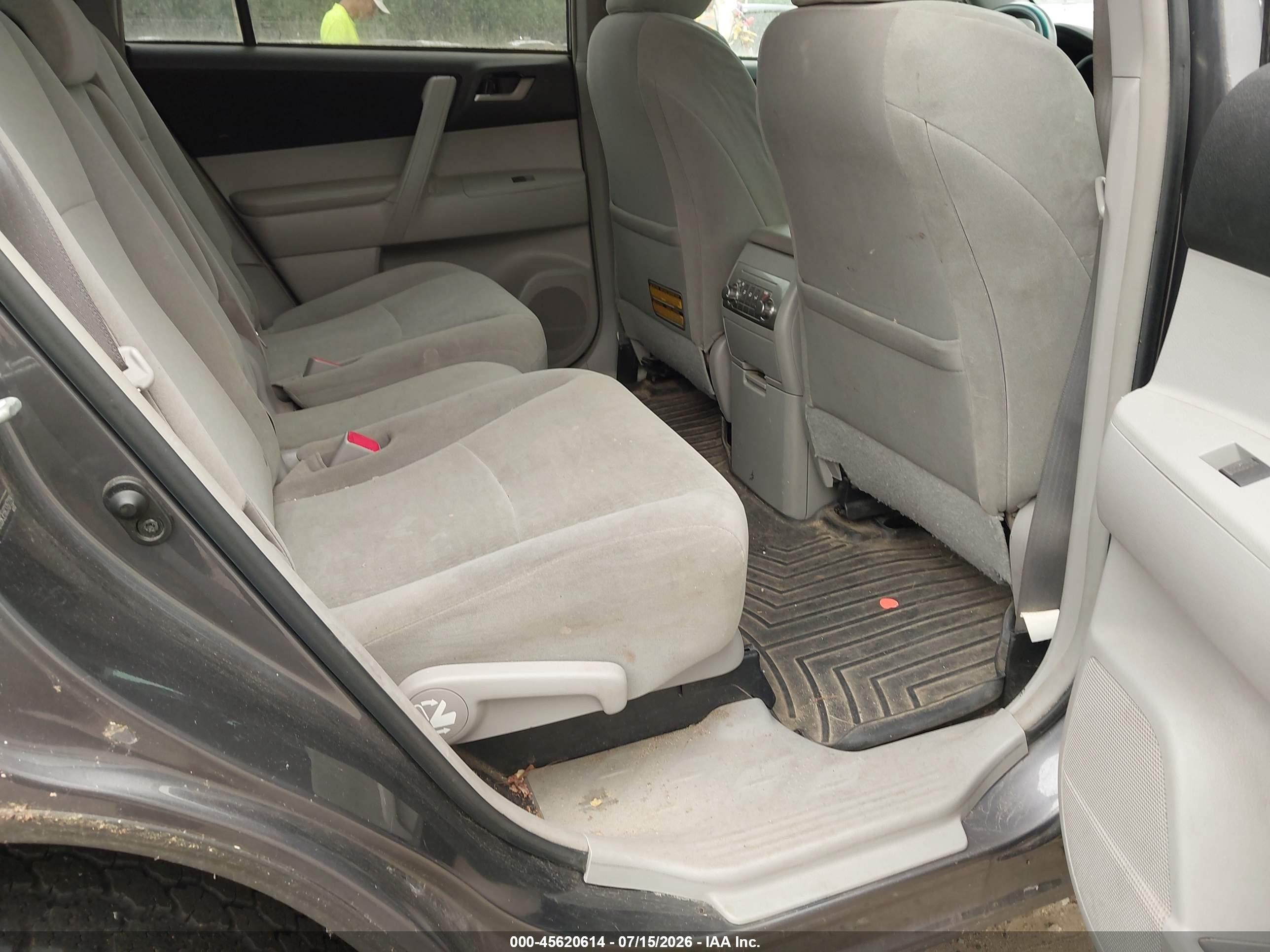 2012 Toyota Highlander Base V6 Gray vin: 5TDBK3EH8CS157229