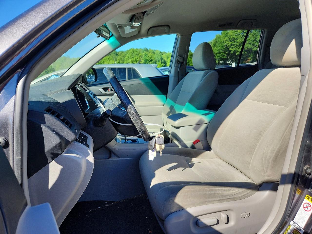 2013 Toyota Highlander Plus Gray vin: 5TDBK3EH8DS197361