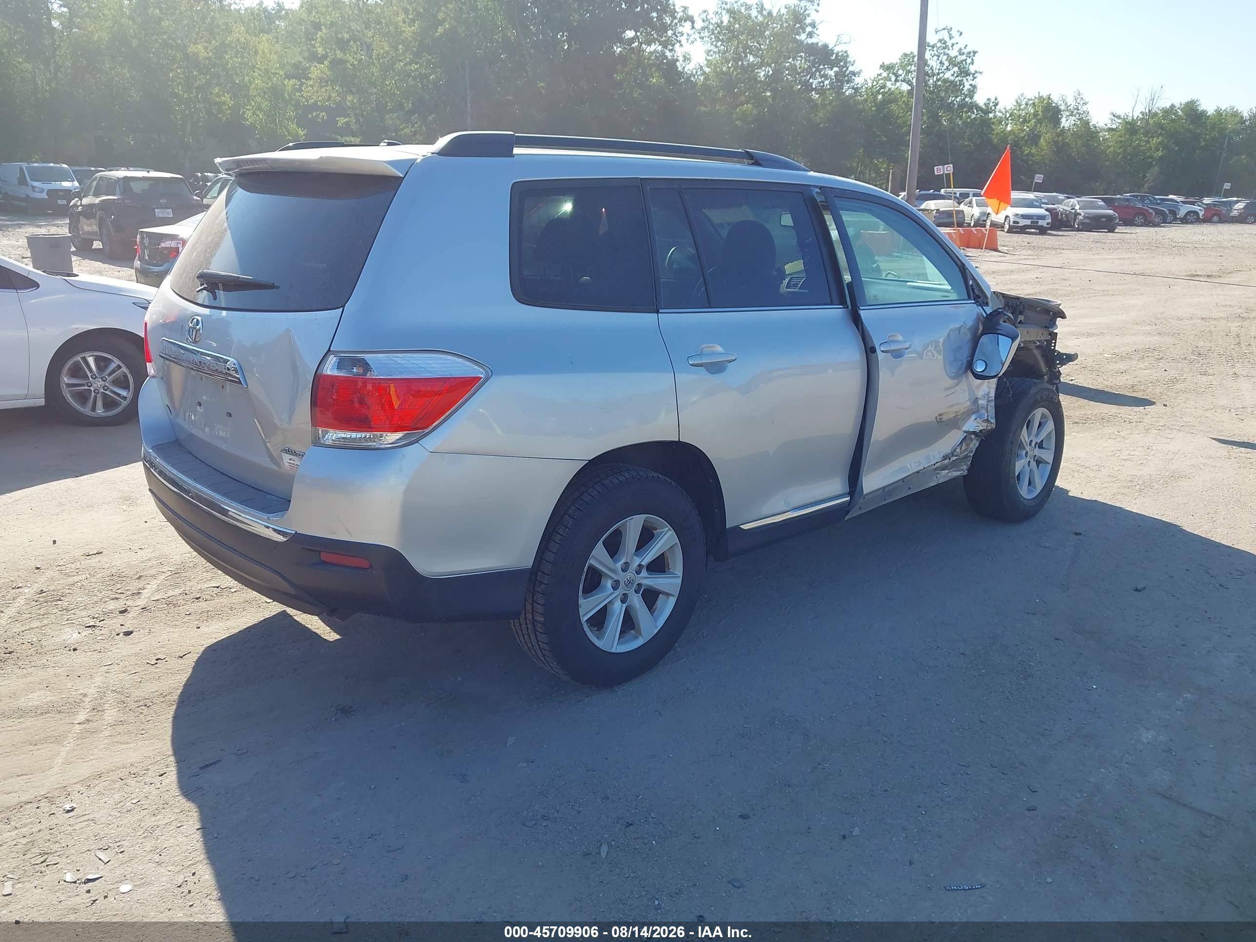 2013 Toyota Highlander Se V6 Серебряный vin: 5TDBK3EH8DS197683