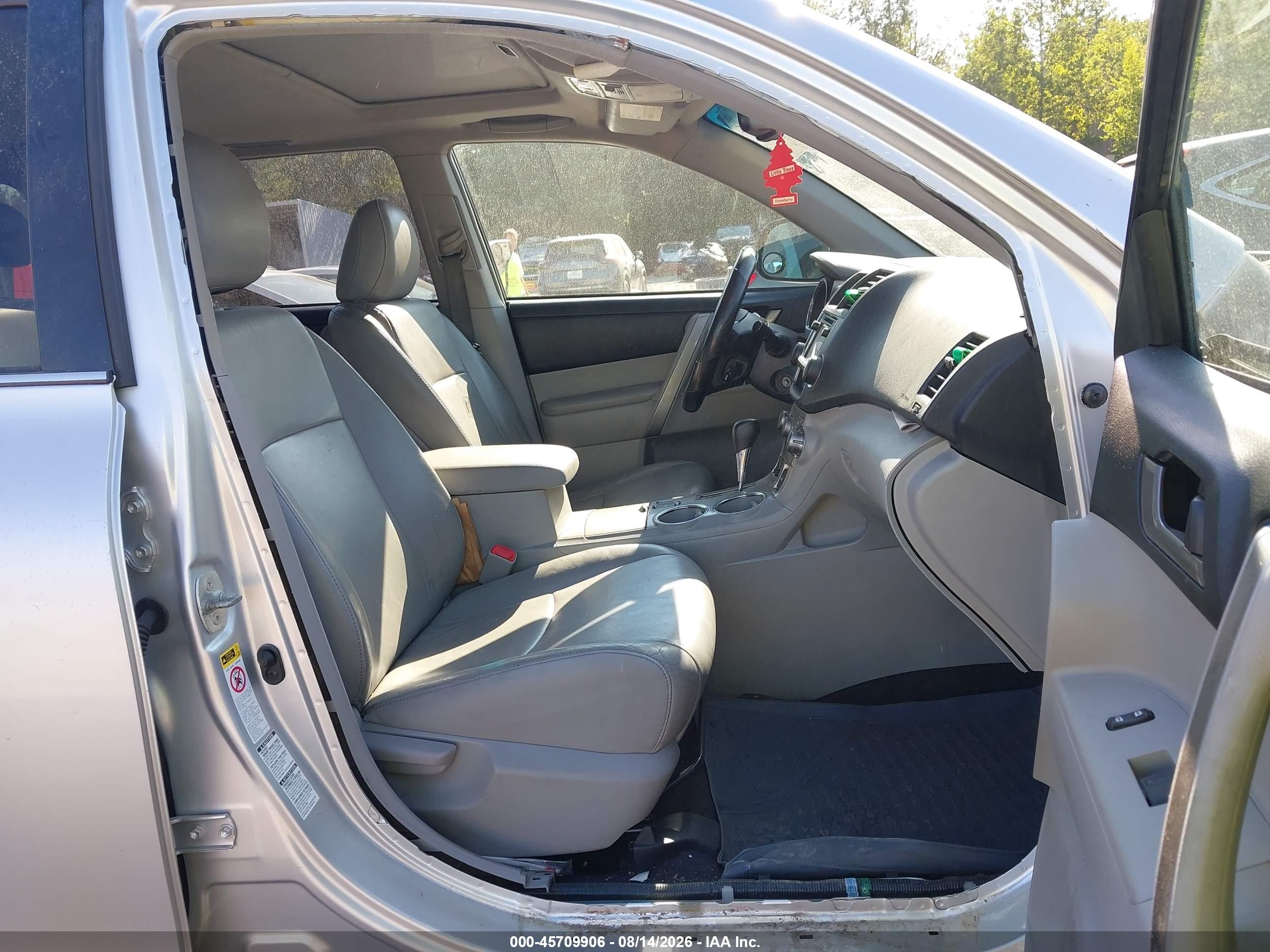 2013 Toyota Highlander Se V6 Серебряный vin: 5TDBK3EH8DS197683