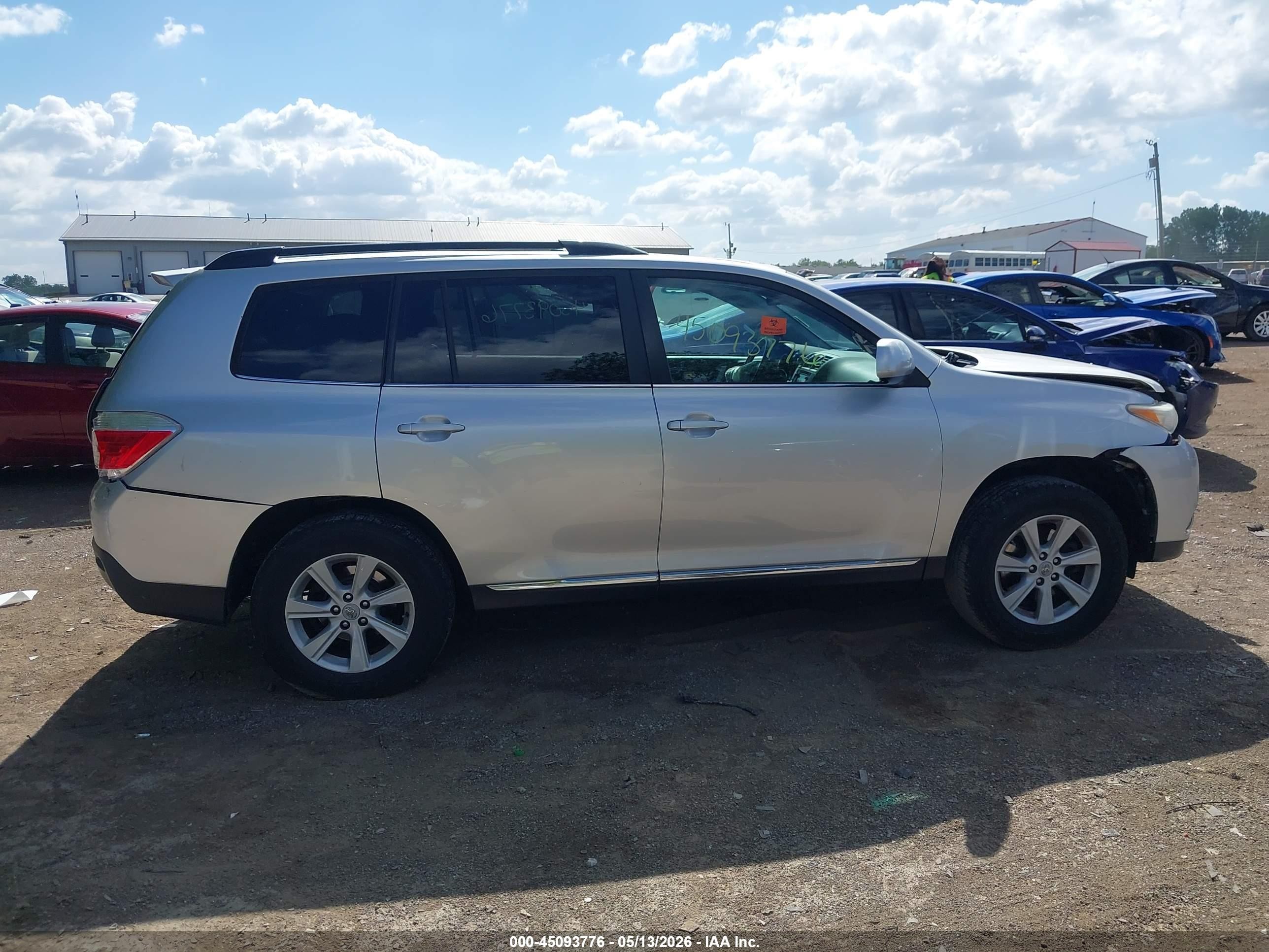 2013 Toyota Highlander Se V6 Серебряный vin: 5TDBK3EH8DS198400