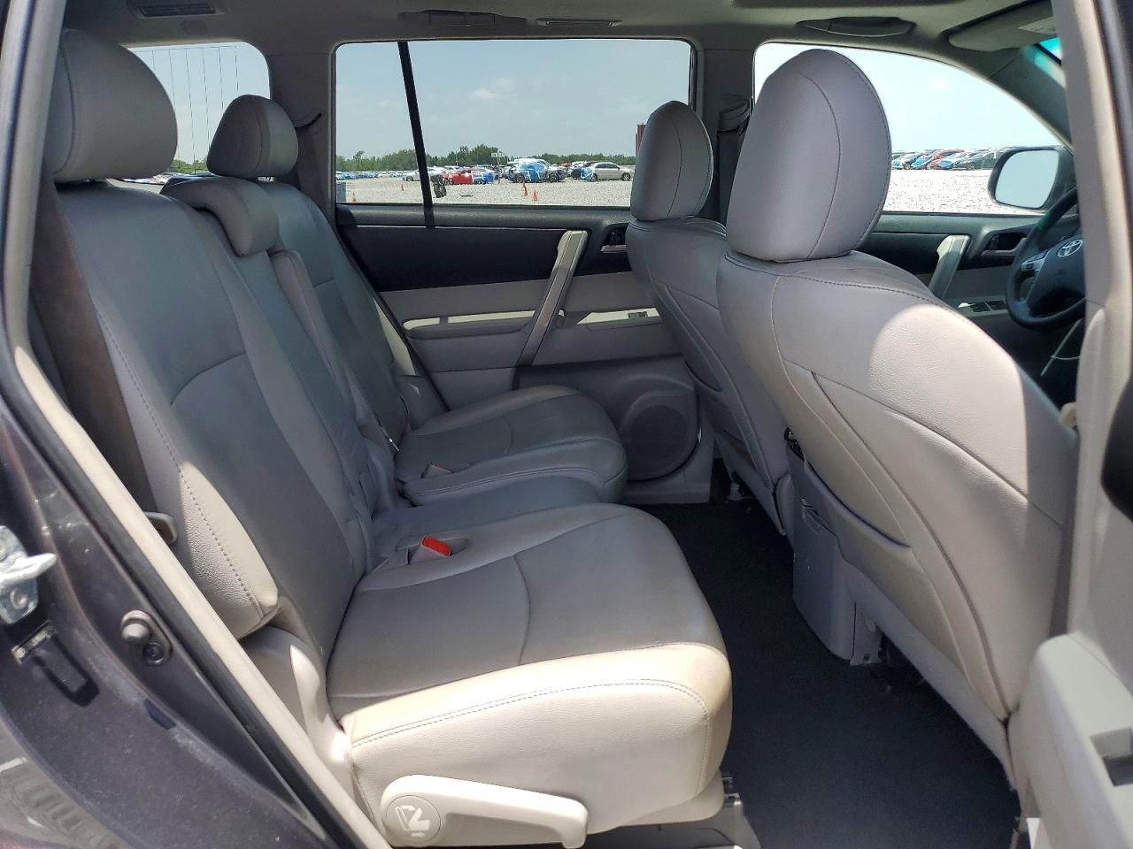 2013 Toyota Highlander Se Gray vin: 5TDBK3EH8DS208245