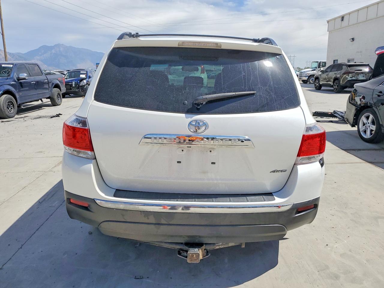 2013 Toyota Highlander Se White vin: 5TDBK3EH8DS235977
