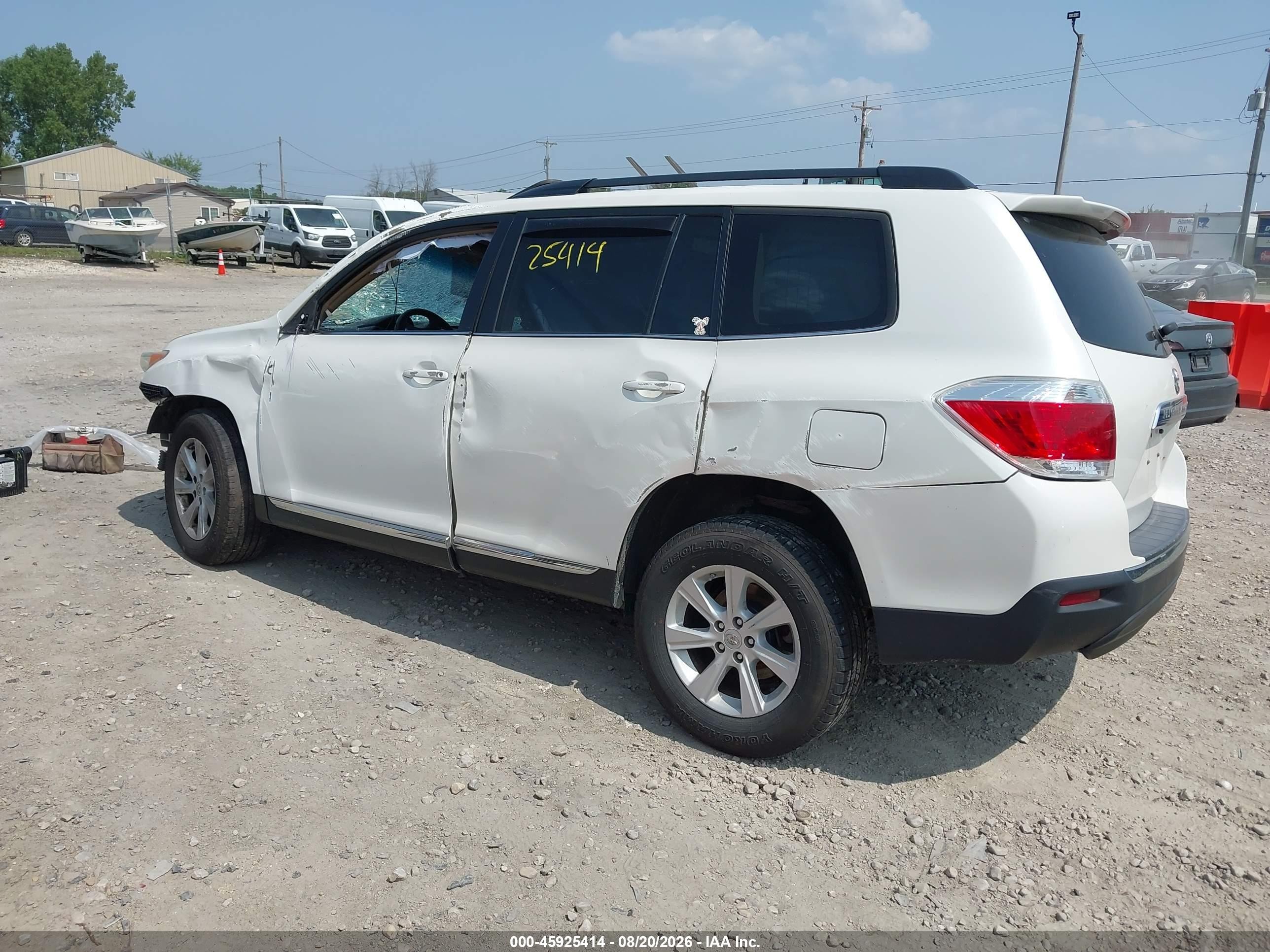 2013 Toyota Highlander Se V6 White vin: 5TDBK3EH8DS236448