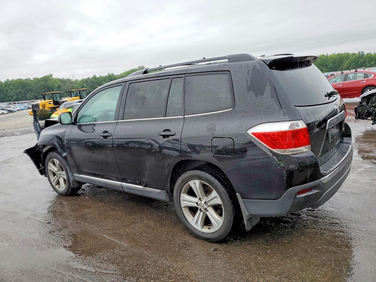 2013 Toyota Highlander Base Black vin: 5TDBK3EH8DS251113