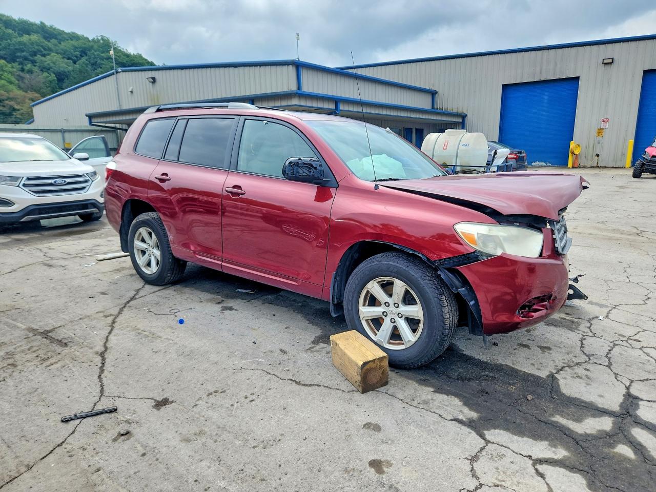 2010 Toyota Highlander Base Burgundy vin: 5TDBK3EH9AS004999