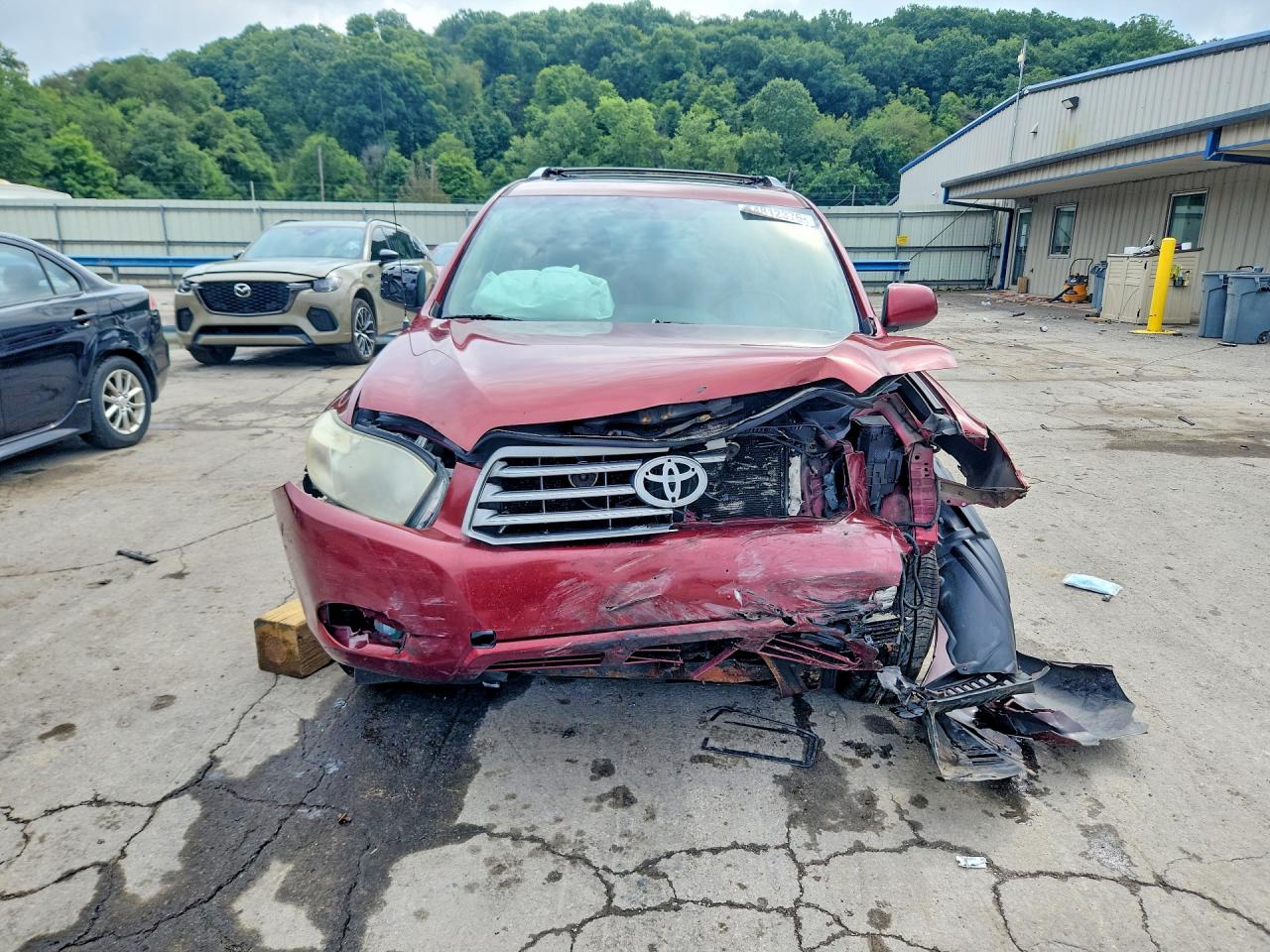 2010 Toyota Highlander Base Burgundy vin: 5TDBK3EH9AS004999