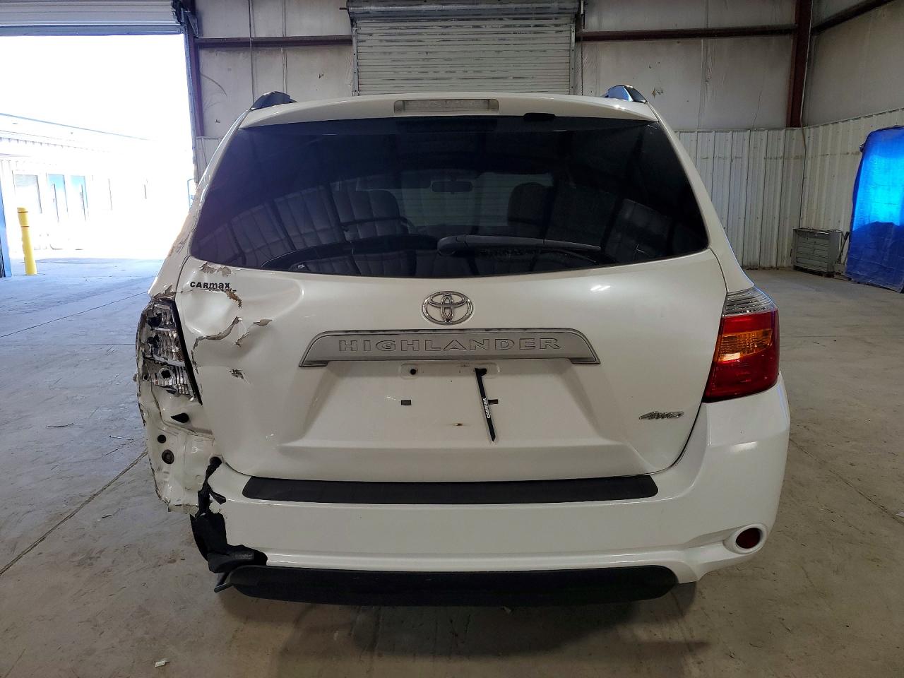2010 Toyota Highlander Base White vin: 5TDBK3EH9AS006297