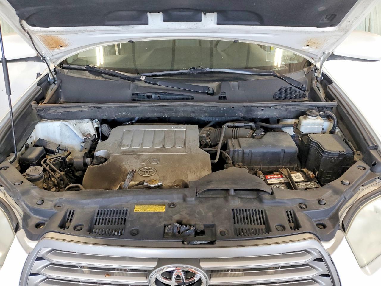 2010 Toyota Highlander Base White vin: 5TDBK3EH9AS006297
