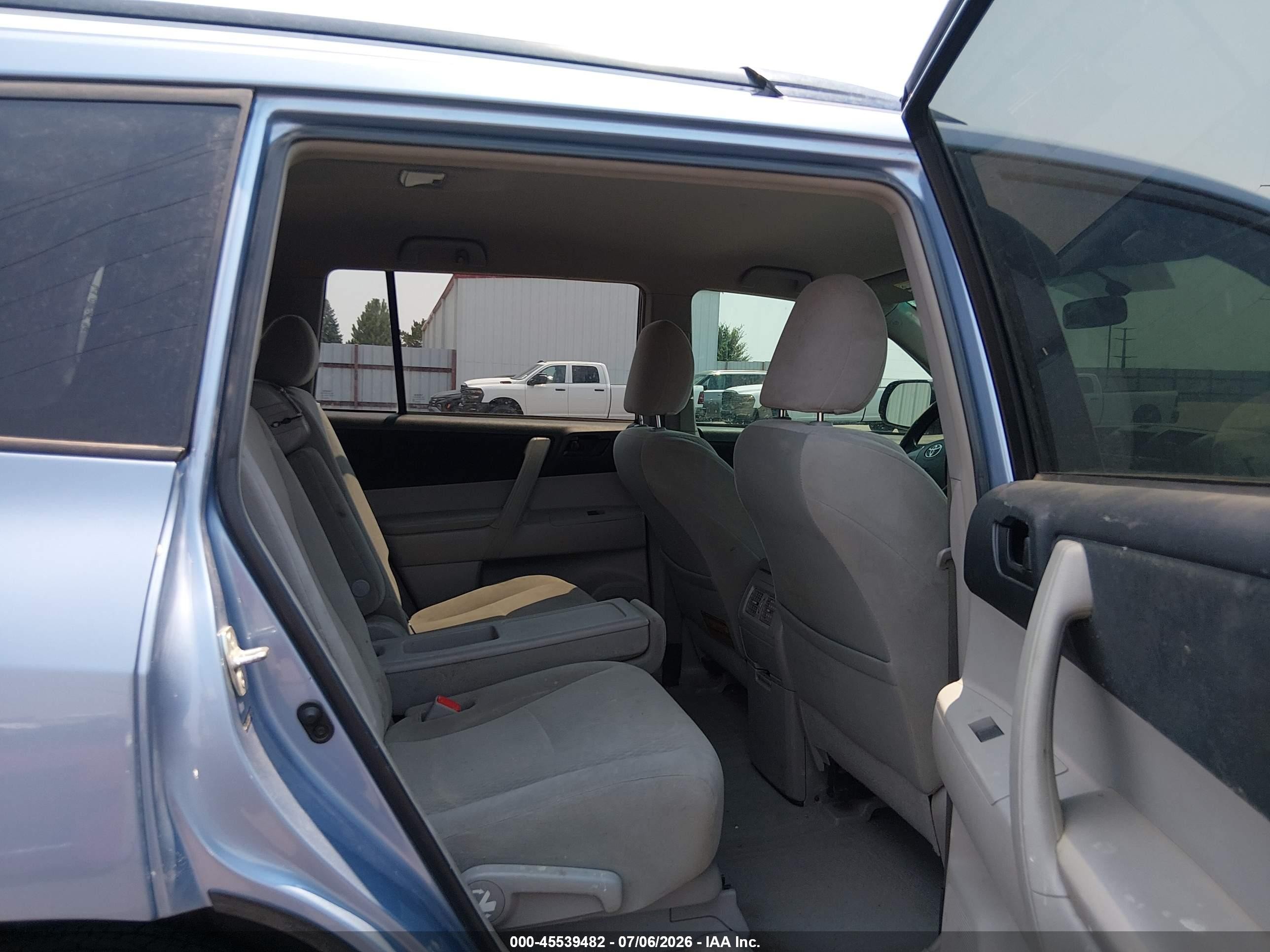 2010 Toyota Highlander Base V6 Синий vin: 5TDBK3EH9AS011628