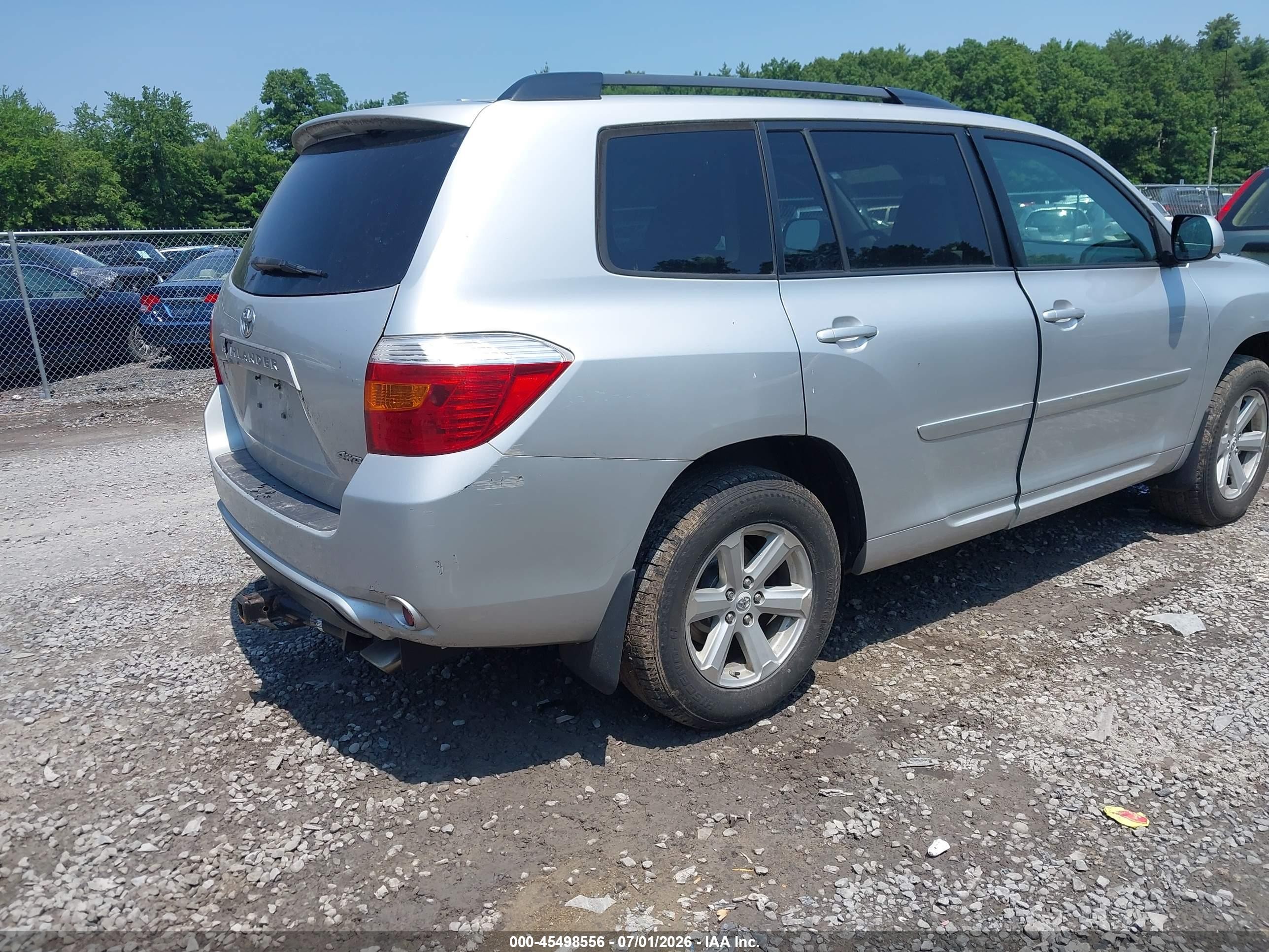 2010 Toyota Highlander Base V6 Silver vin: 5TDBK3EH9AS011709