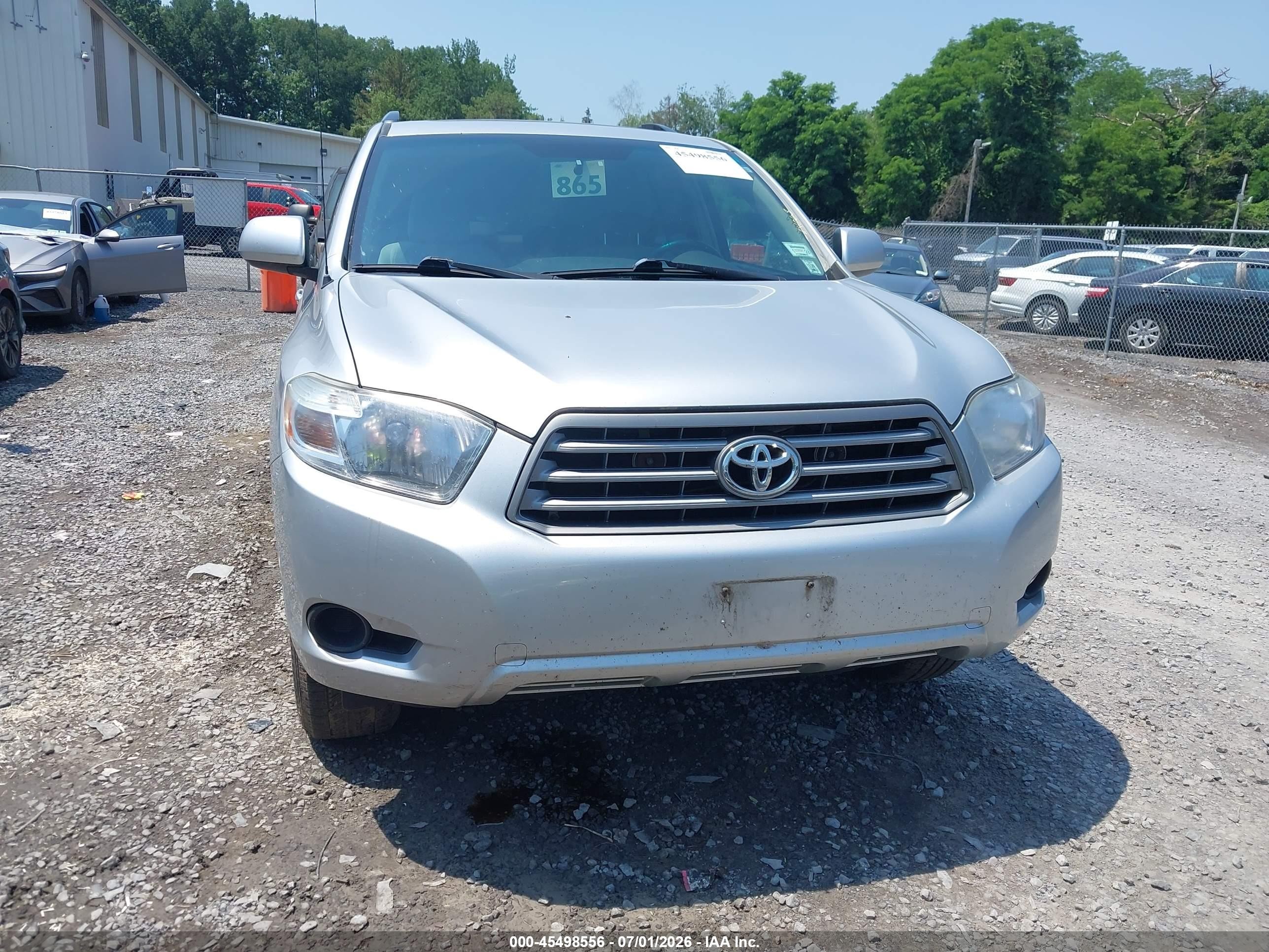 2010 Toyota Highlander Base V6 Silver vin: 5TDBK3EH9AS011709