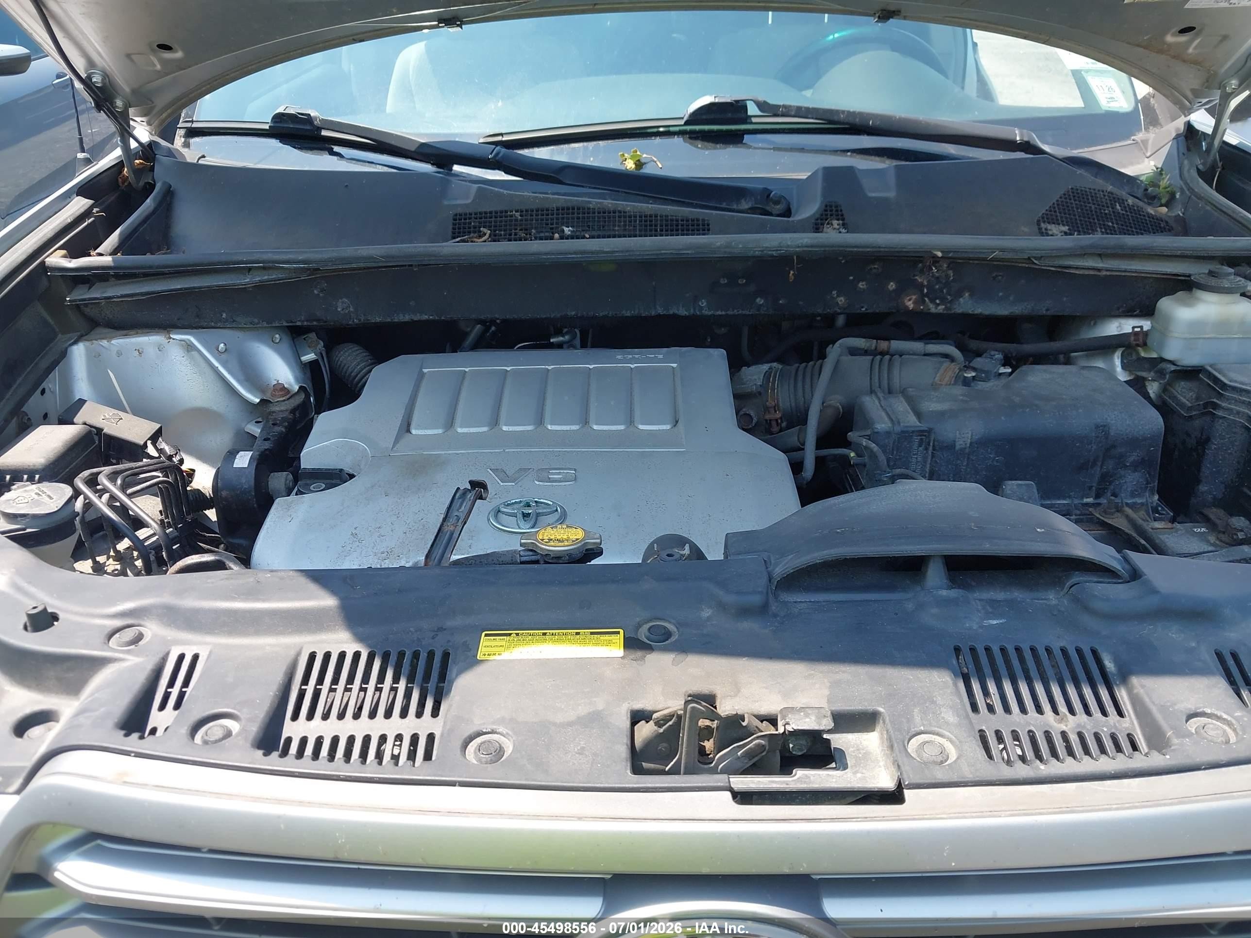 2010 Toyota Highlander Base V6 Silver vin: 5TDBK3EH9AS011709