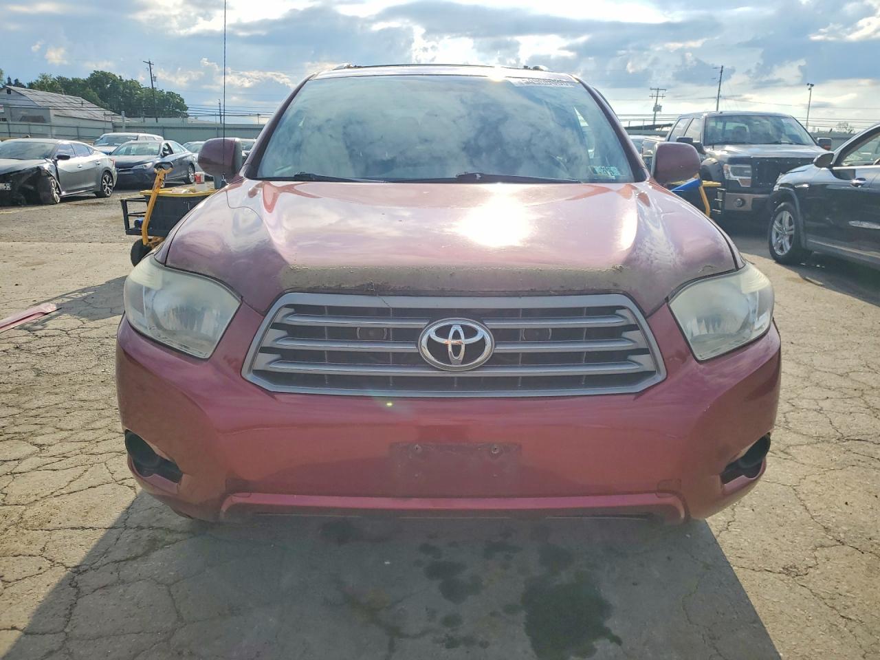2010 Toyota Highlander Base Red vin: 5TDBK3EH9AS032687