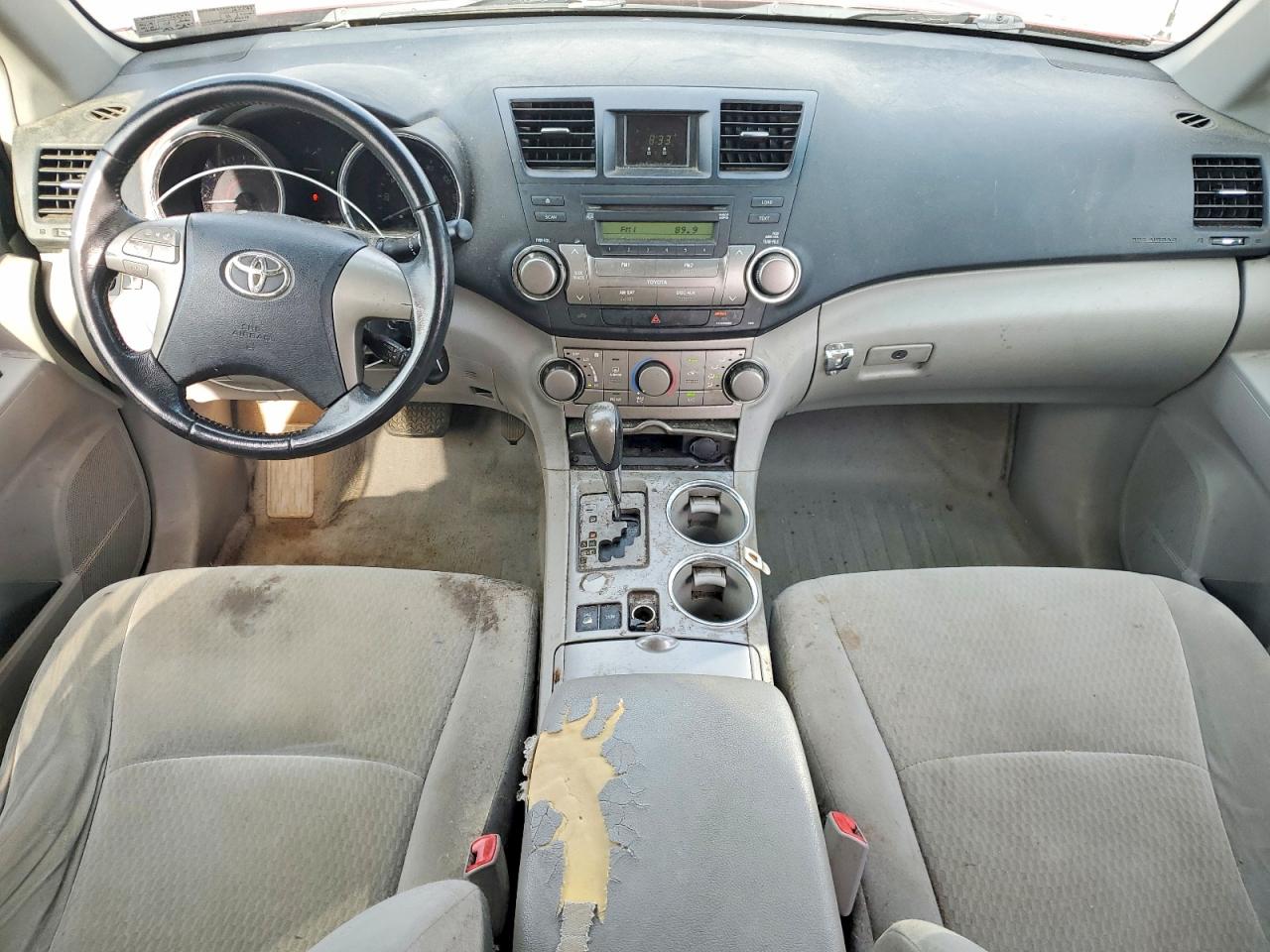 2010 Toyota Highlander Base Red vin: 5TDBK3EH9AS032687