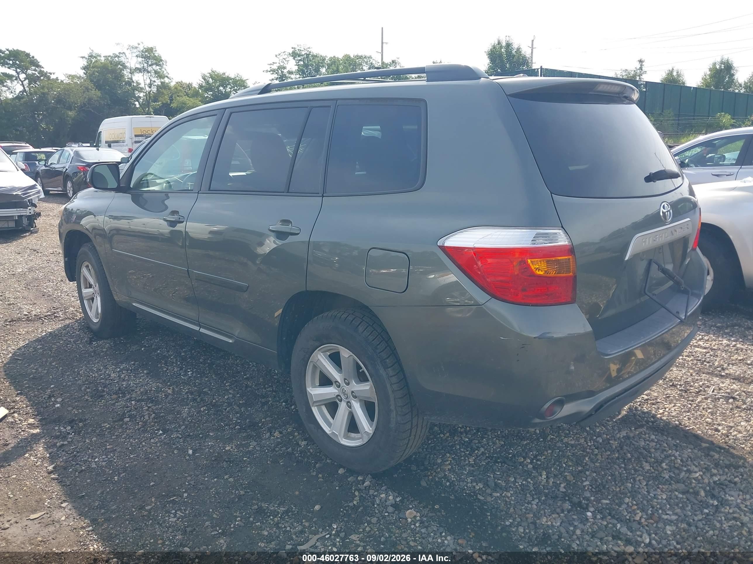 2010 Toyota Highlander Base V6 Gray vin: 5TDBK3EH9AS040305