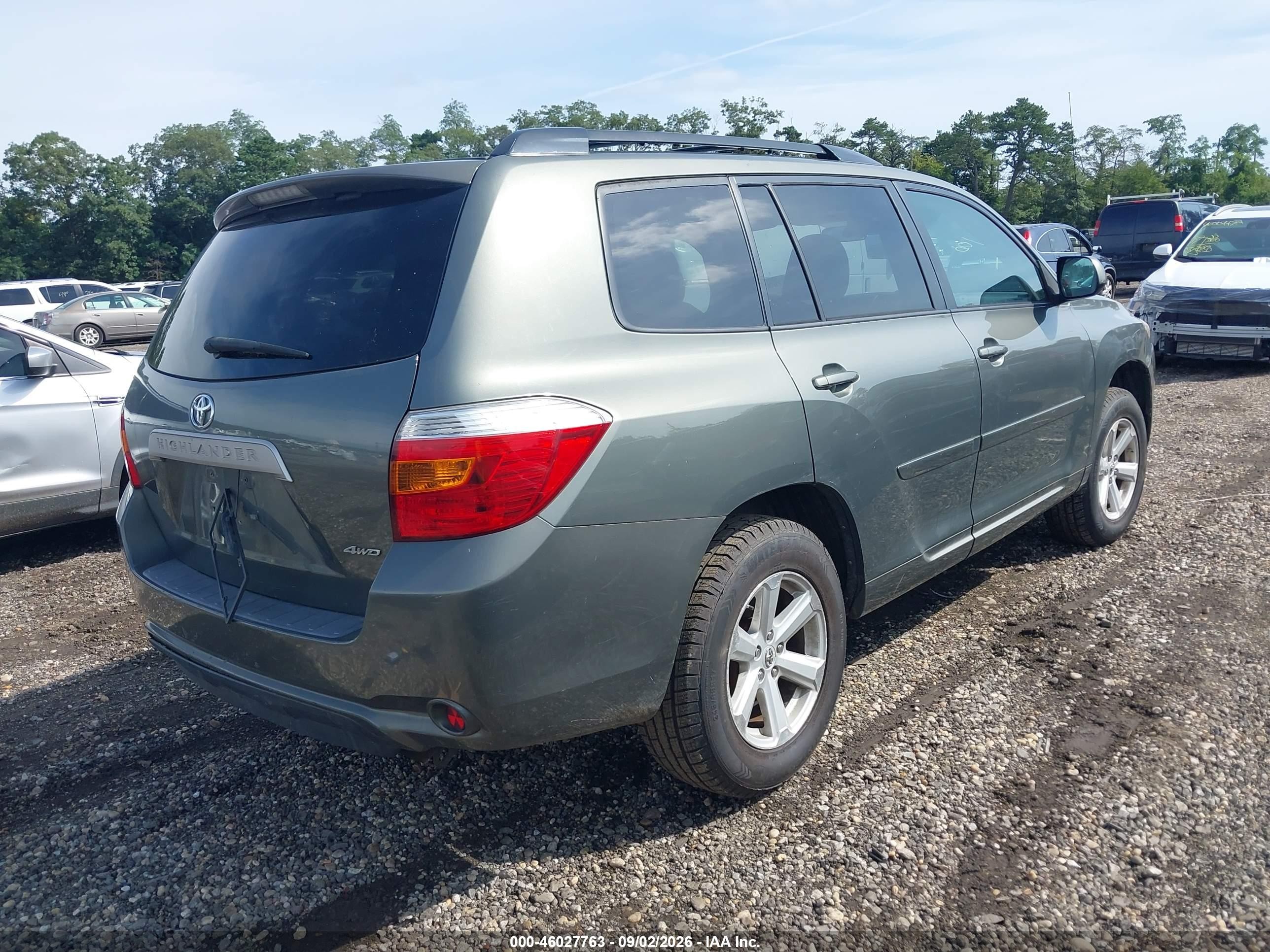 2010 Toyota Highlander Base V6 Gray vin: 5TDBK3EH9AS040305