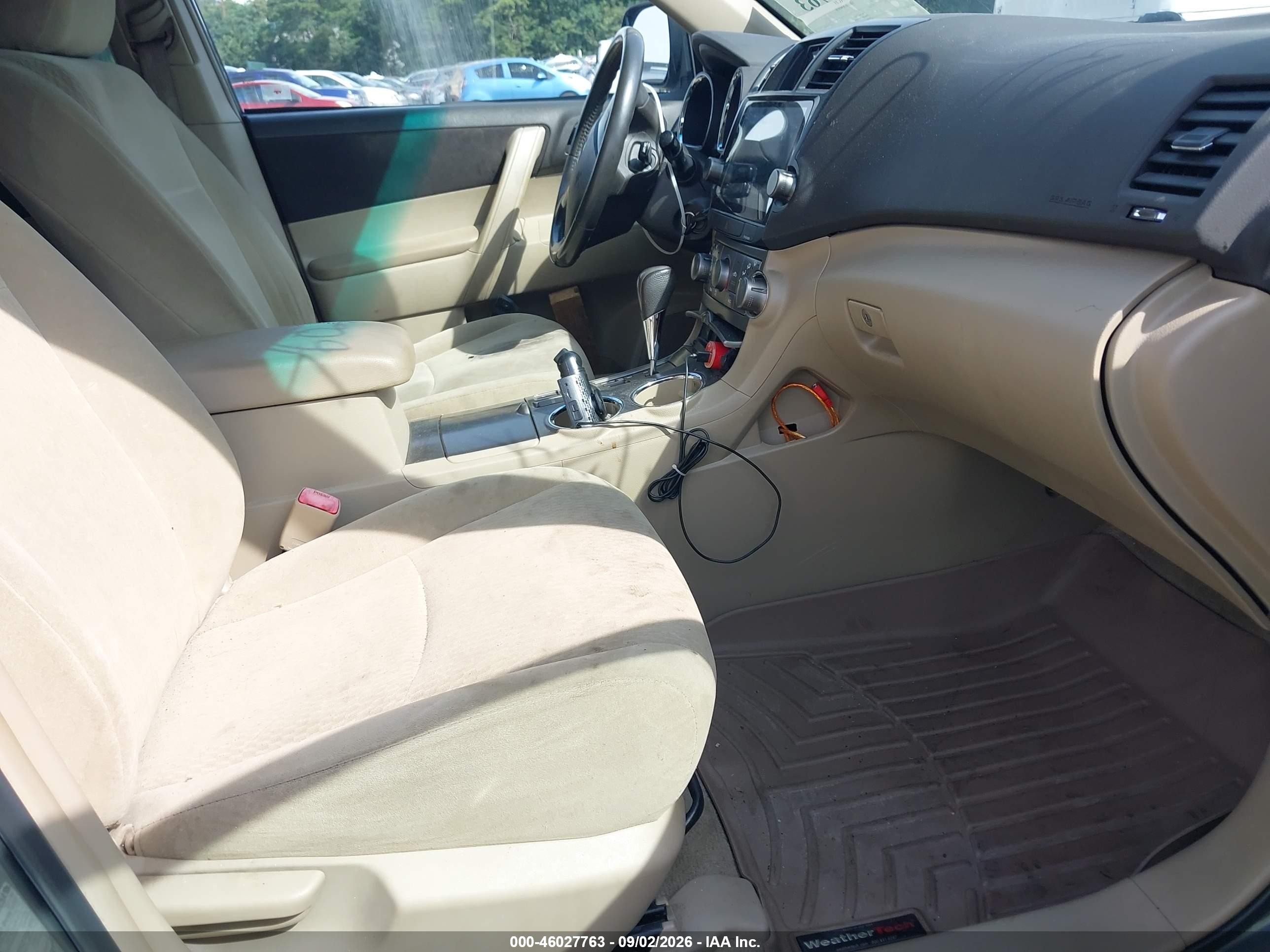2010 Toyota Highlander Base V6 Gray vin: 5TDBK3EH9AS040305