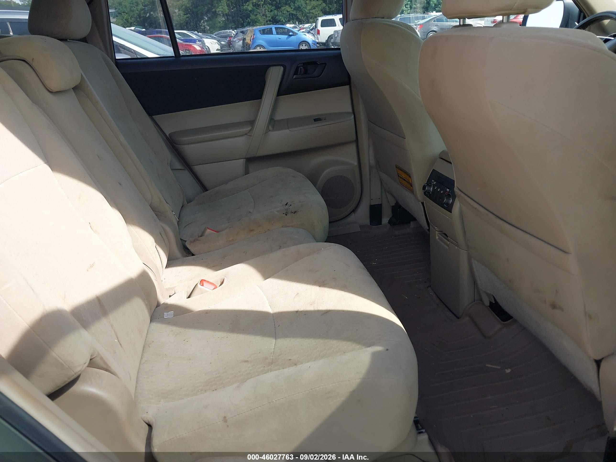 2010 Toyota Highlander Base V6 Gray vin: 5TDBK3EH9AS040305