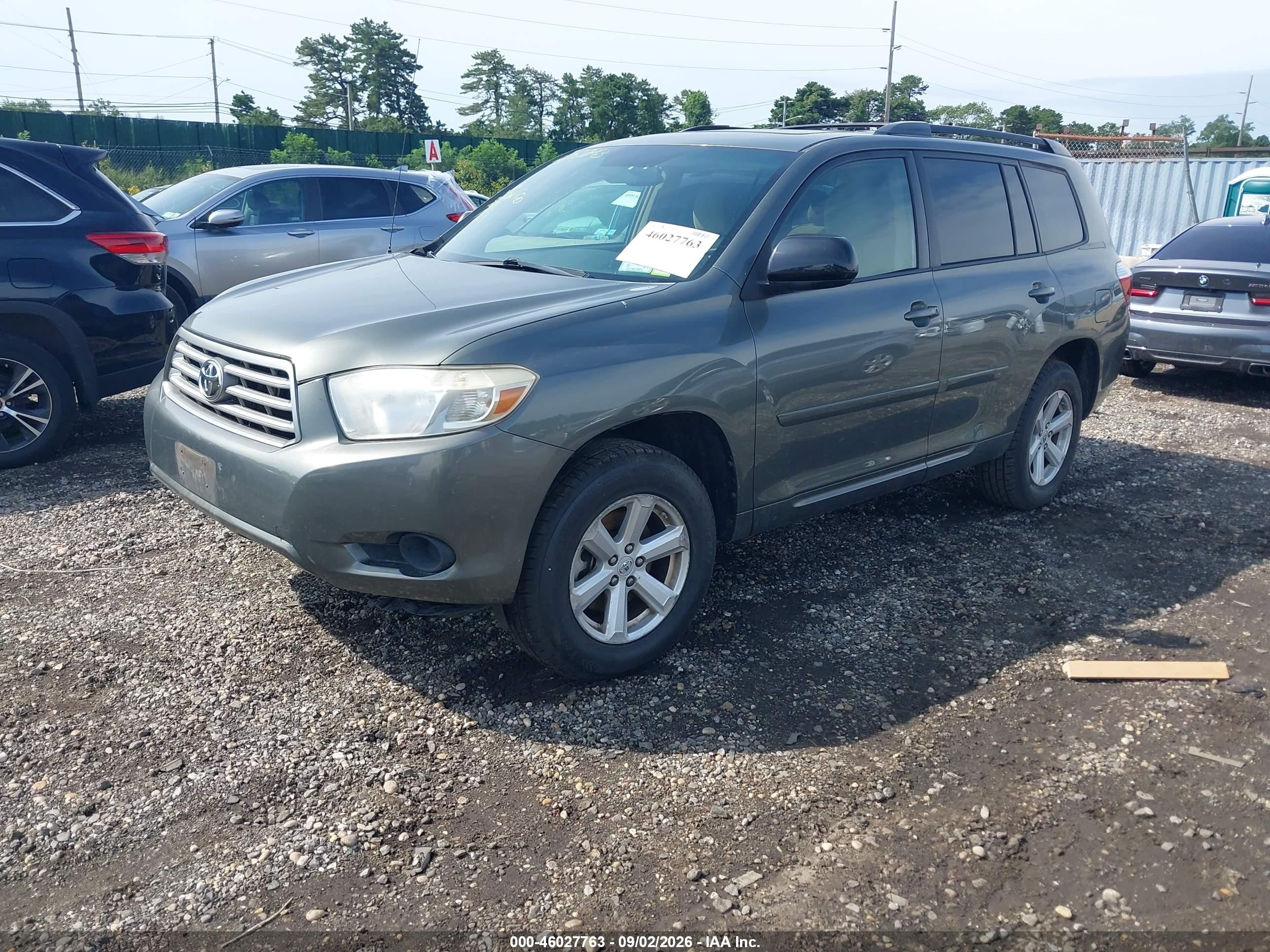 2010 Toyota Highlander Base V6 Gray vin: 5TDBK3EH9AS040305