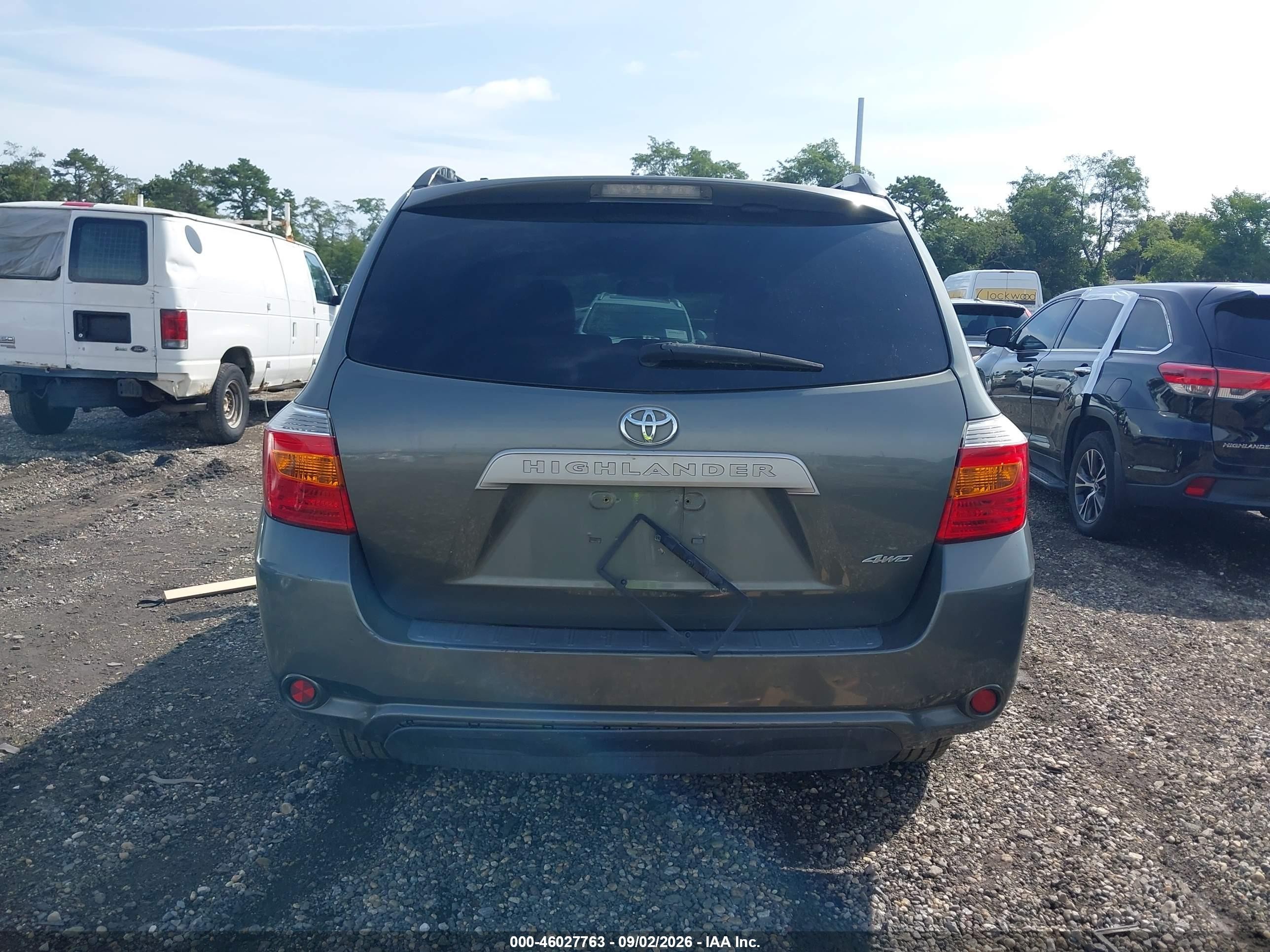 2010 Toyota Highlander Base V6 Gray vin: 5TDBK3EH9AS040305