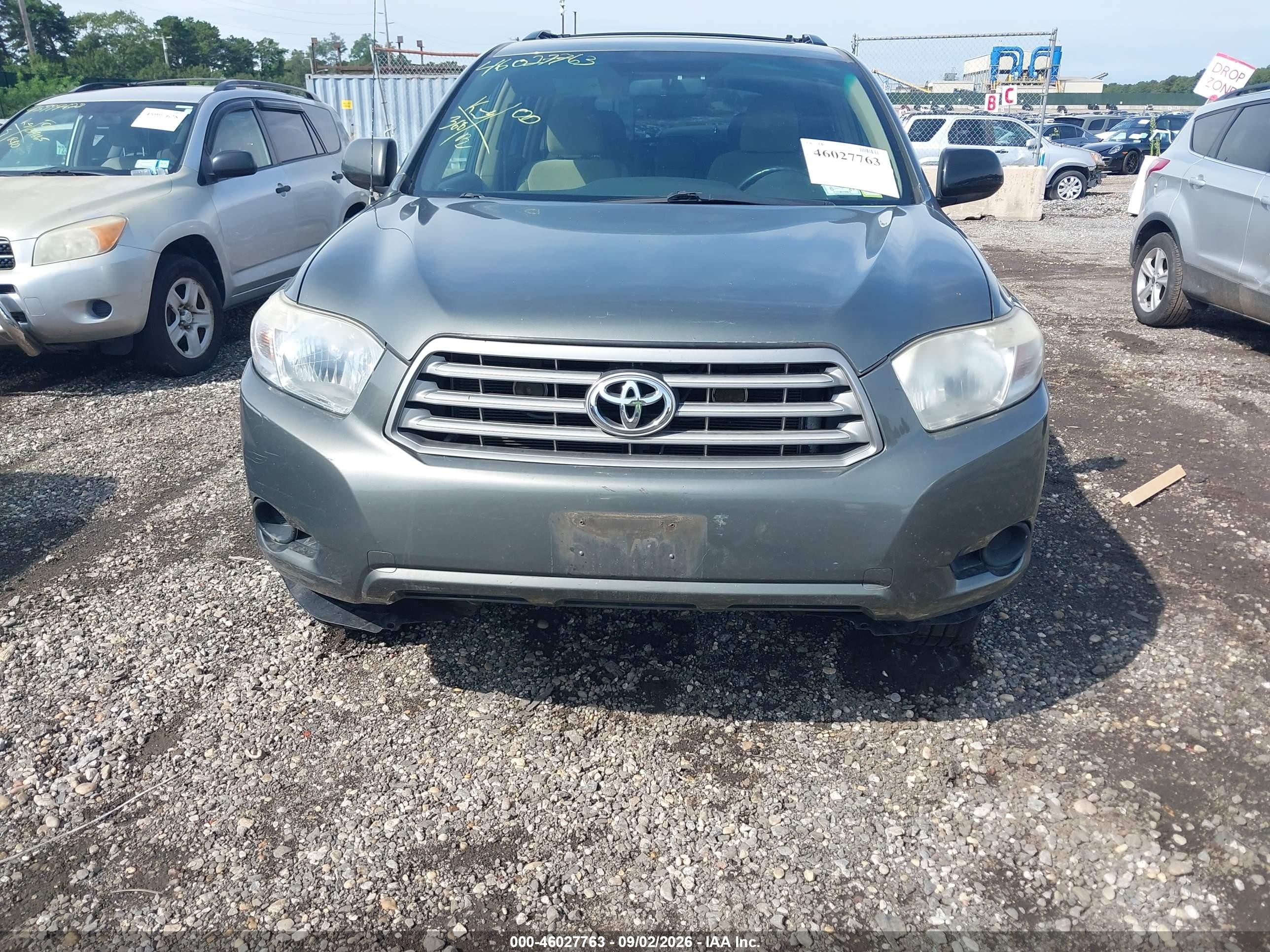 2010 Toyota Highlander Base V6 Gray vin: 5TDBK3EH9AS040305