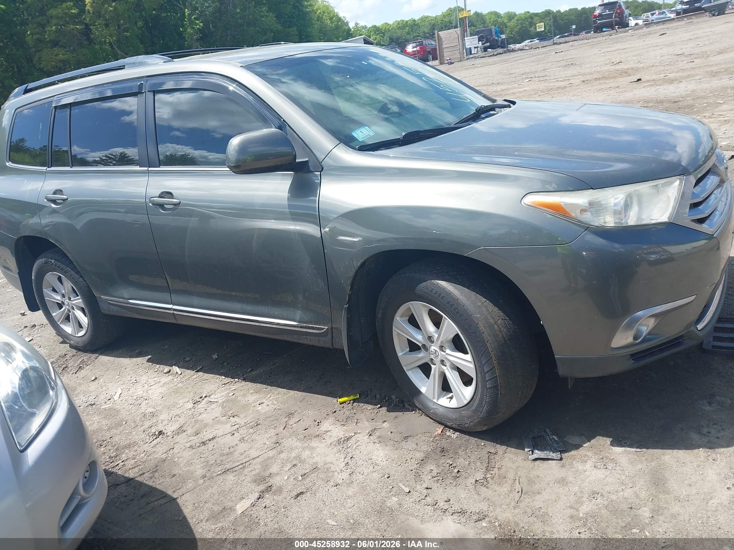 2011 Toyota Highlander Base V6 Зеленый vin: 5TDBK3EH9BS063178