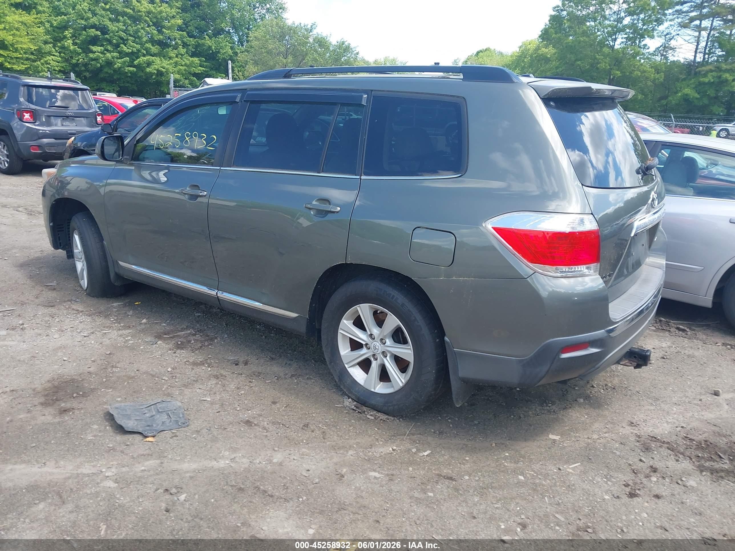 2011 Toyota Highlander Base V6 Зеленый vin: 5TDBK3EH9BS063178